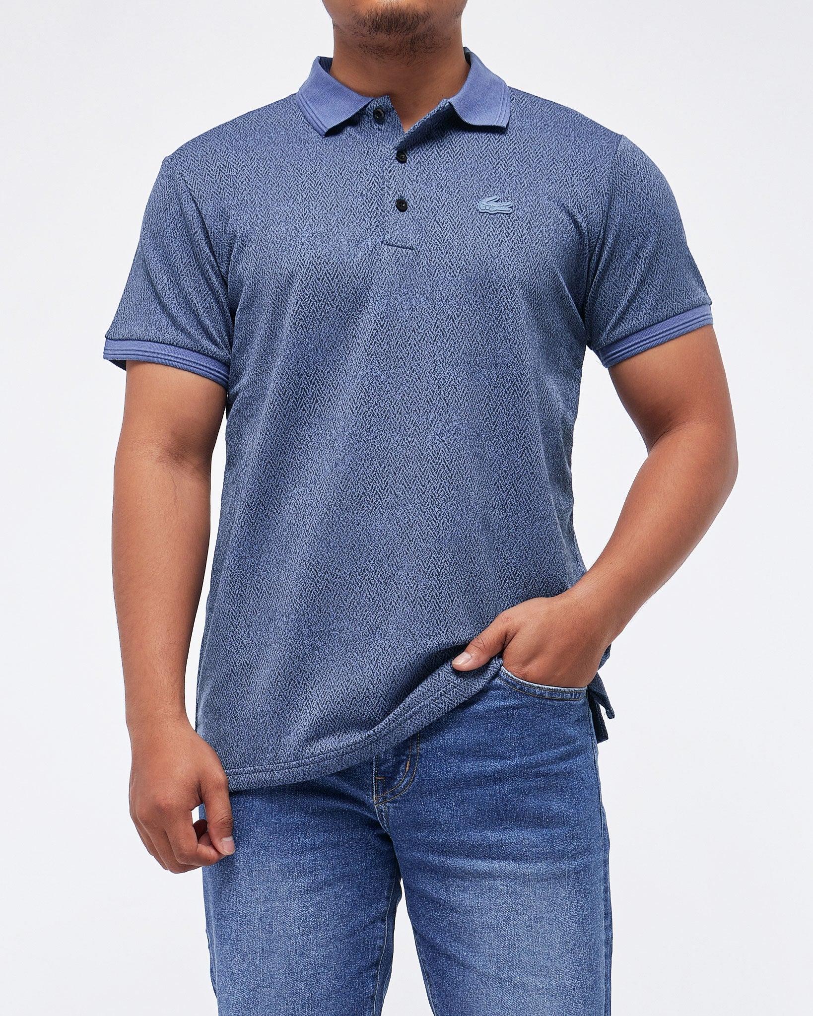 MOI OUTFIT-Texture Pattern Logo Embroidered Men Polo Shirt 18.90