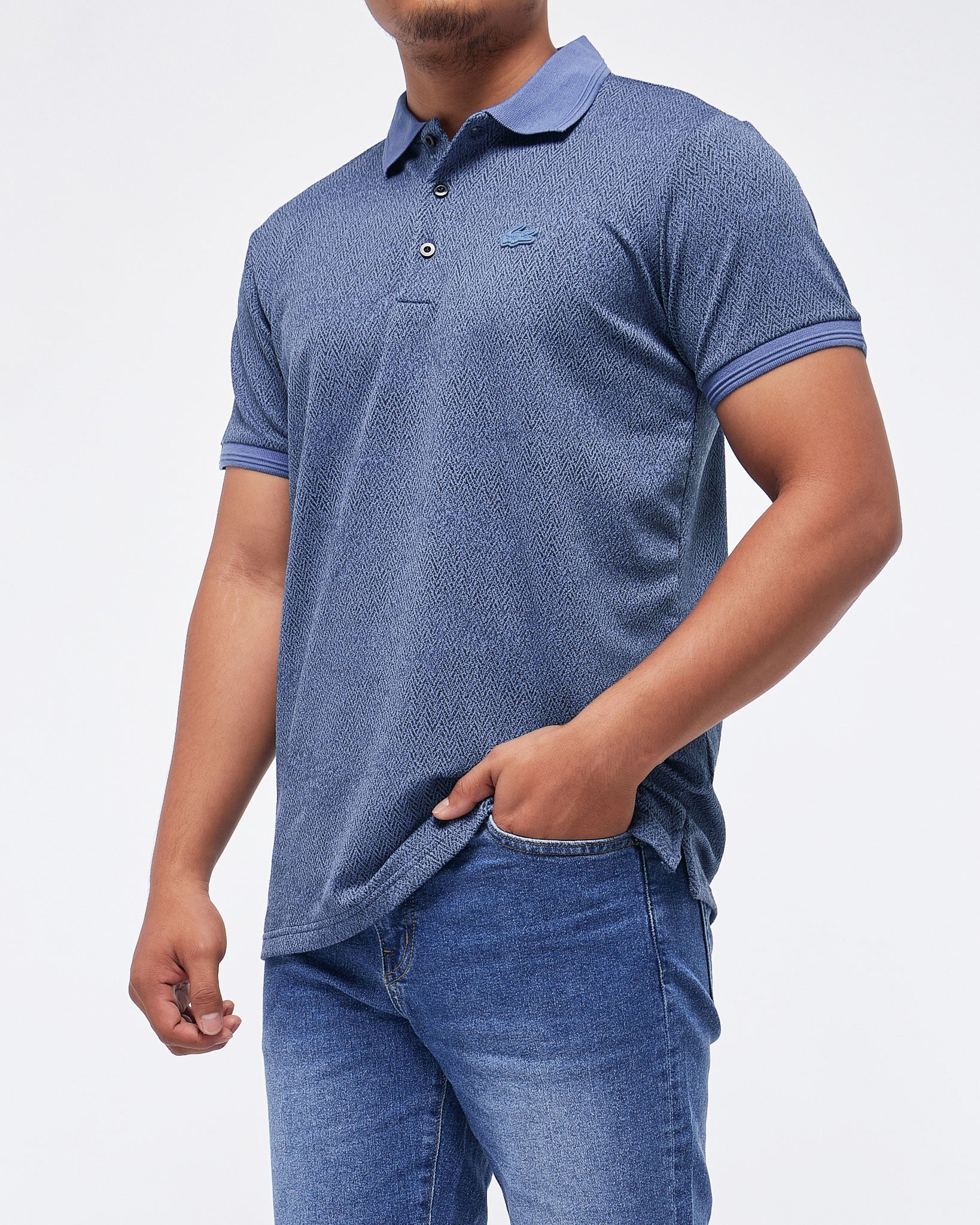 MOI OUTFIT-Texture Pattern Logo Embroidered Men Polo Shirt 18.90