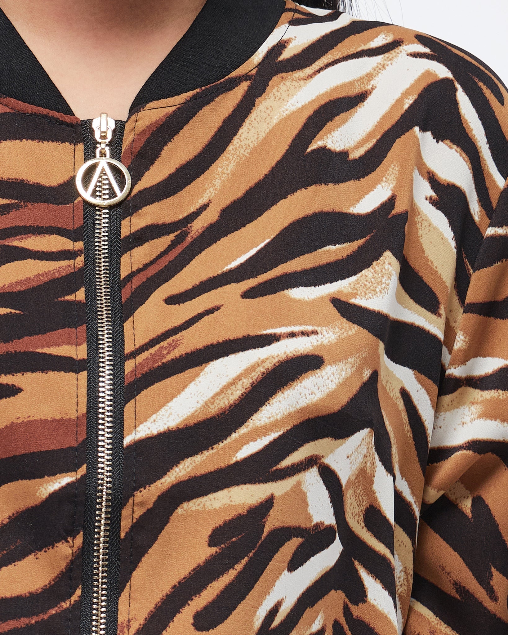 MOI OUTFIT-Tiger Skin Pattern Lady Jacket 17.90