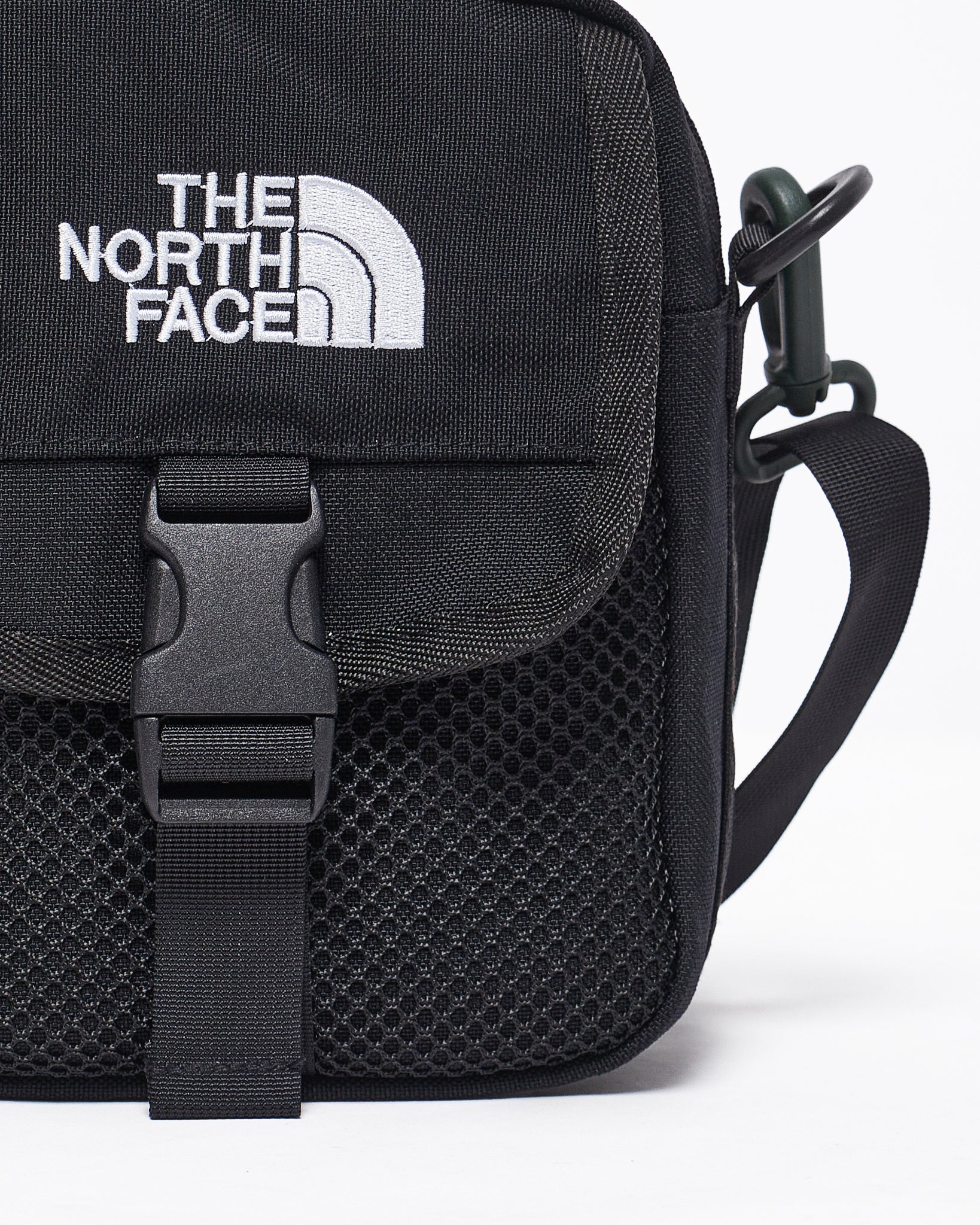 MOI OUTFIT-TNF Logo Embroidered Unisex Sling Bag 15.90