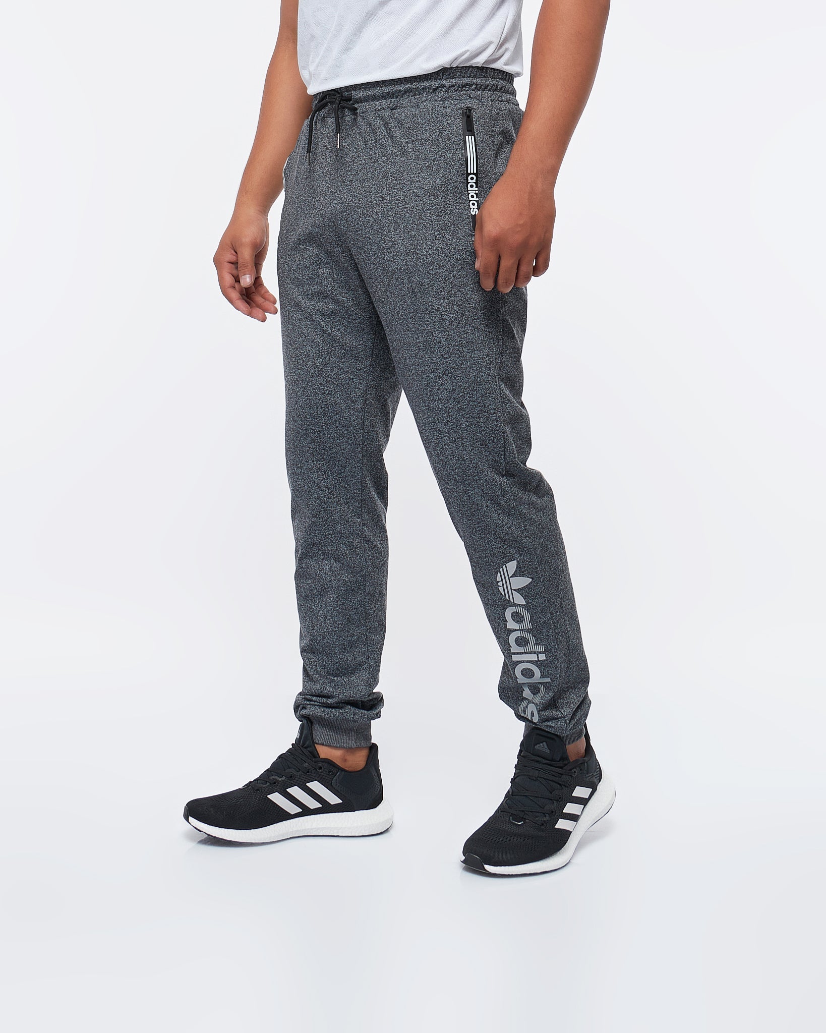 MOI OUTFIT-Trefoil Vertical Logo Printed Men Joggers 17.90