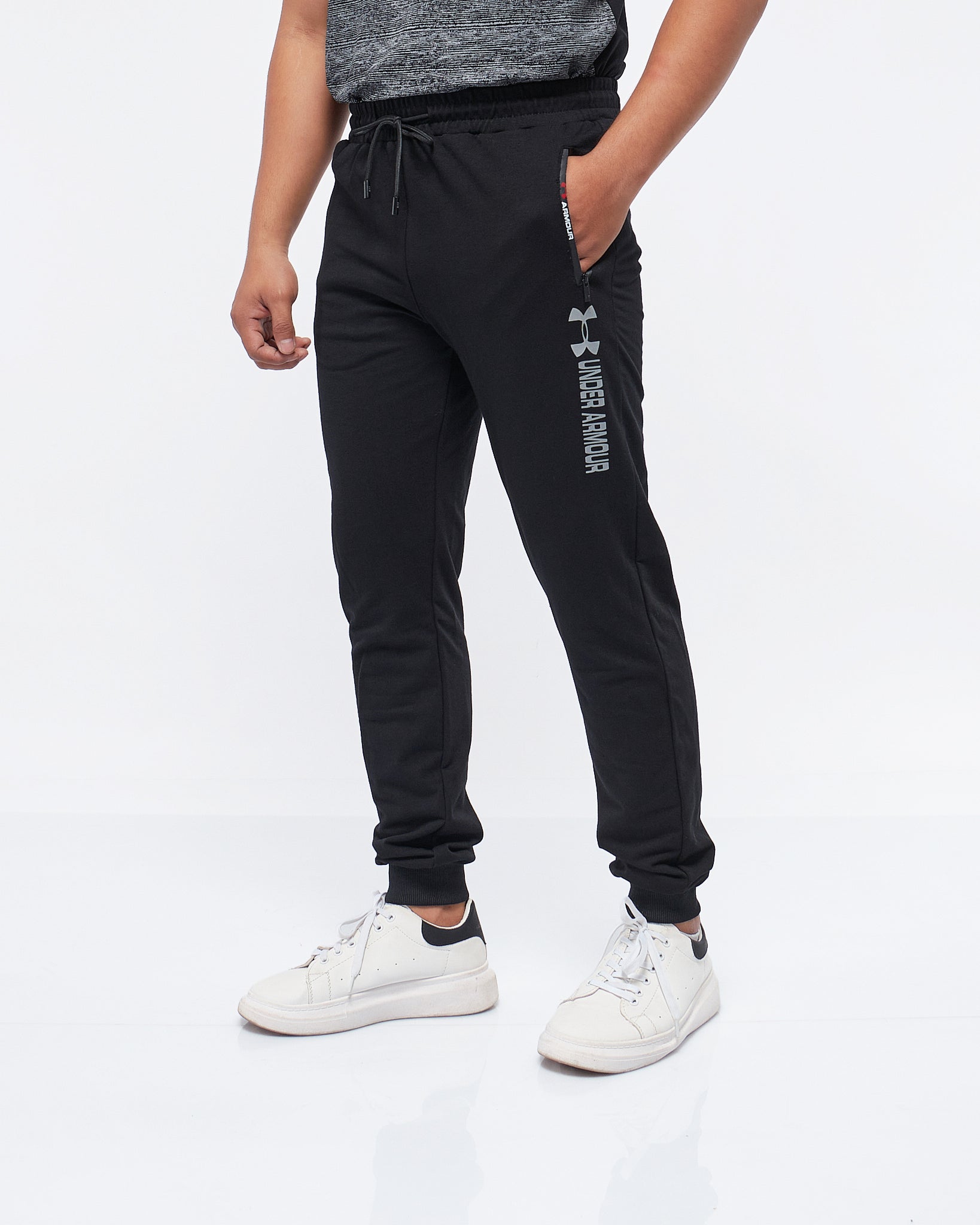 MOI OUTFIT-UA Logo Vertical Printed Men Joggers 16.90