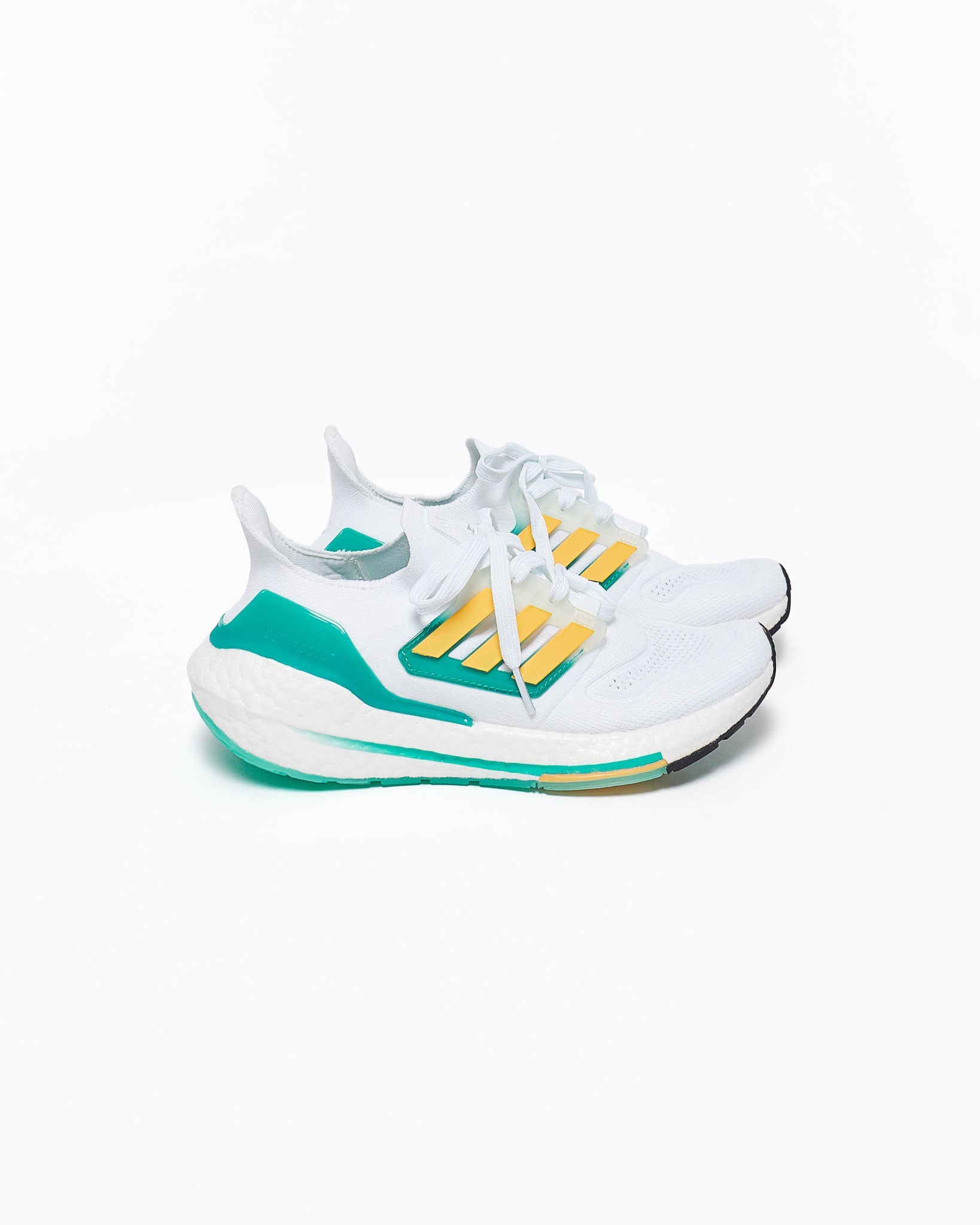 MOI OUTFIT-Ultraboost Lady Shoes 74.90