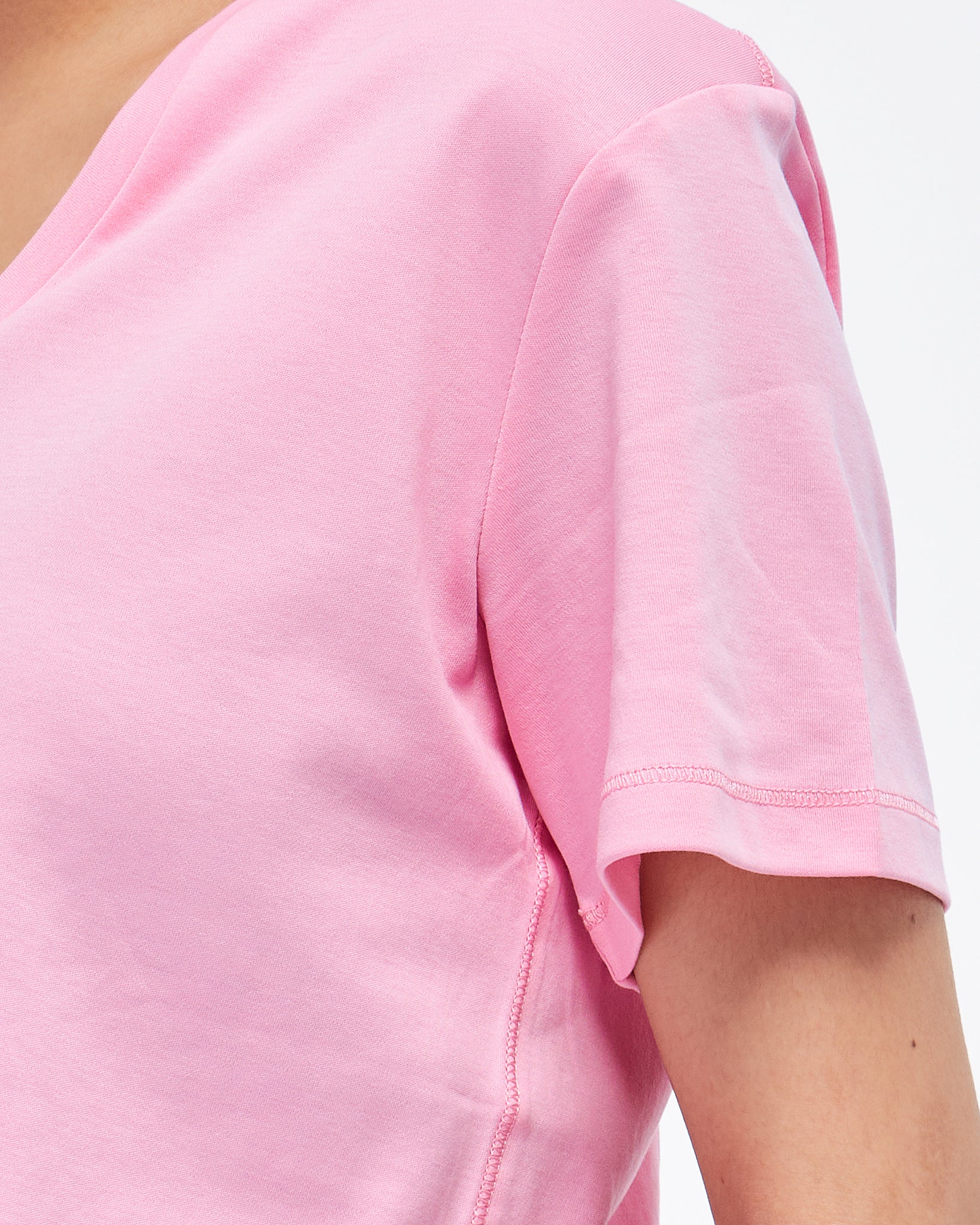 MOI OUTFIT-V Neck Candy Color Lady T-Shirt 22.90