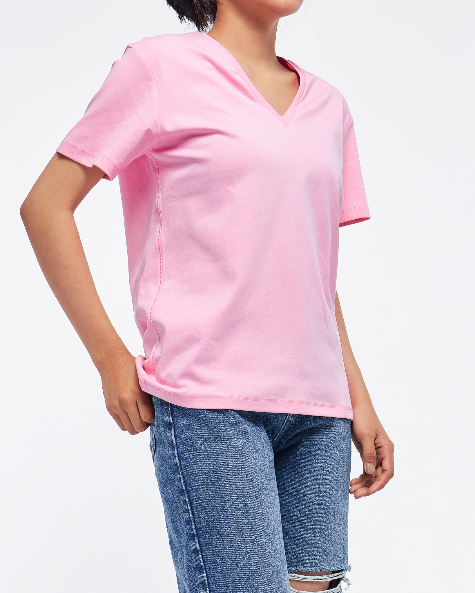 MOI OUTFIT-V Neck Candy Color Lady T-Shirt 22.90