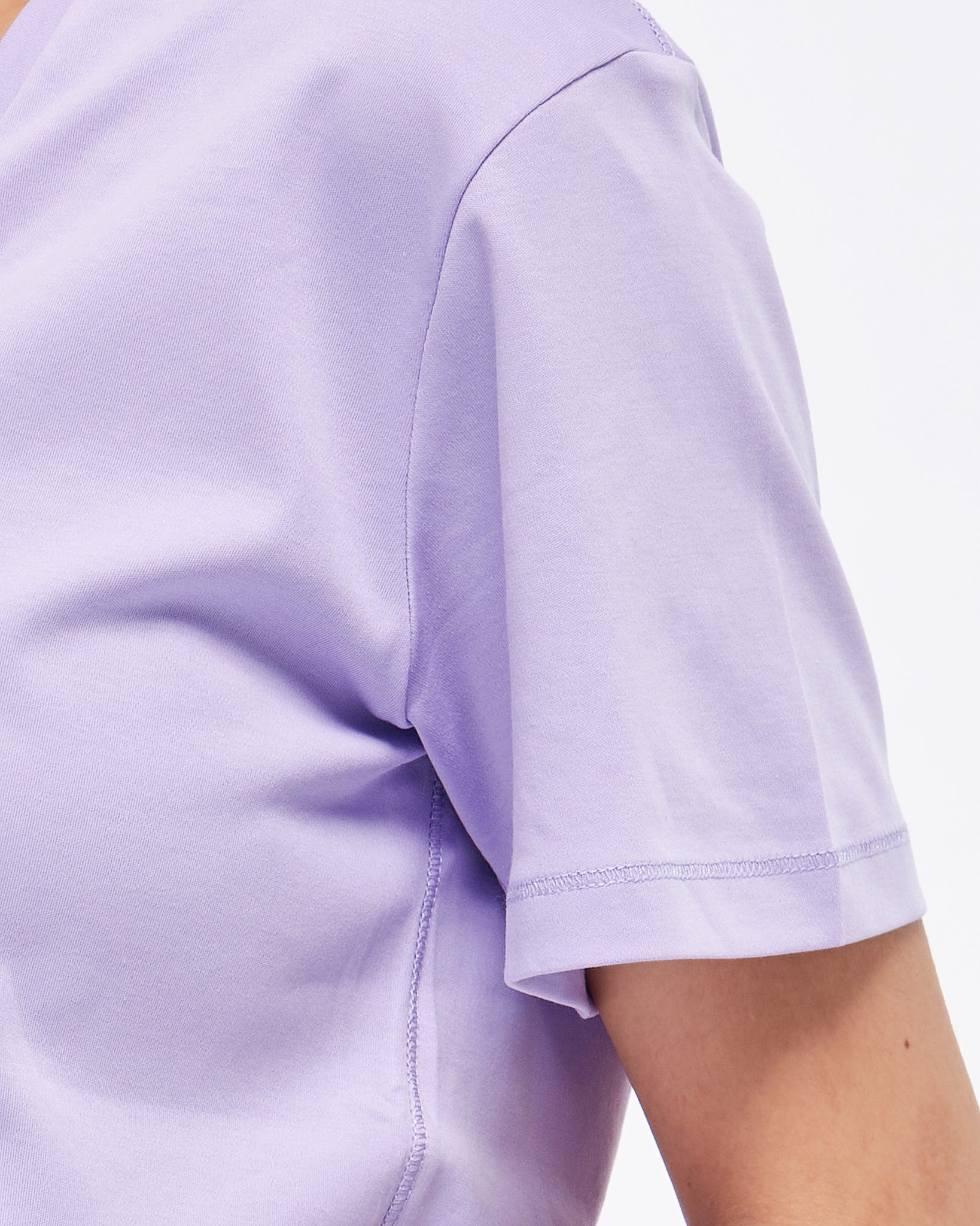 MOI OUTFIT-V Neck Candy Color Lady T-Shirt 22.90