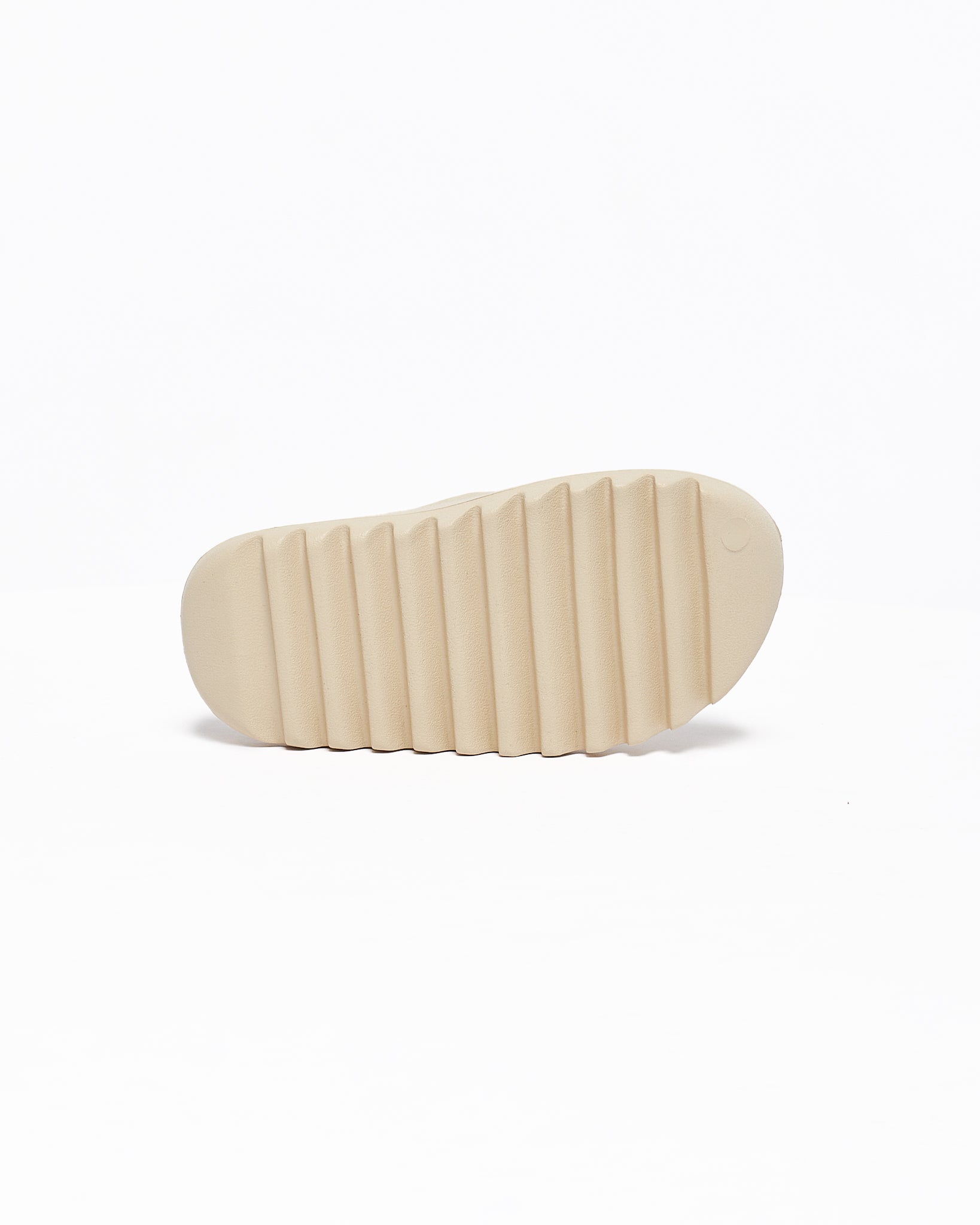 MOI OUTFIT-Yeezy Slide Unisex Slipper 38.90