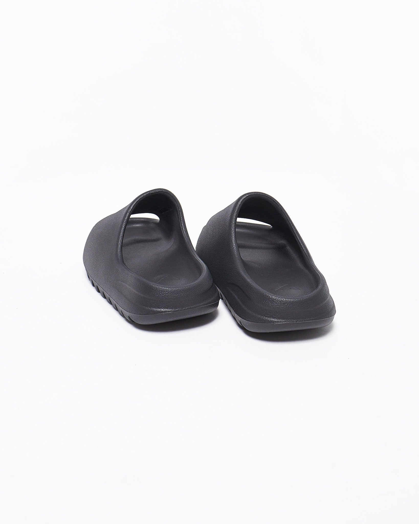 MOI OUTFIT-Yeezy Slide Unisex Slipper 38.90