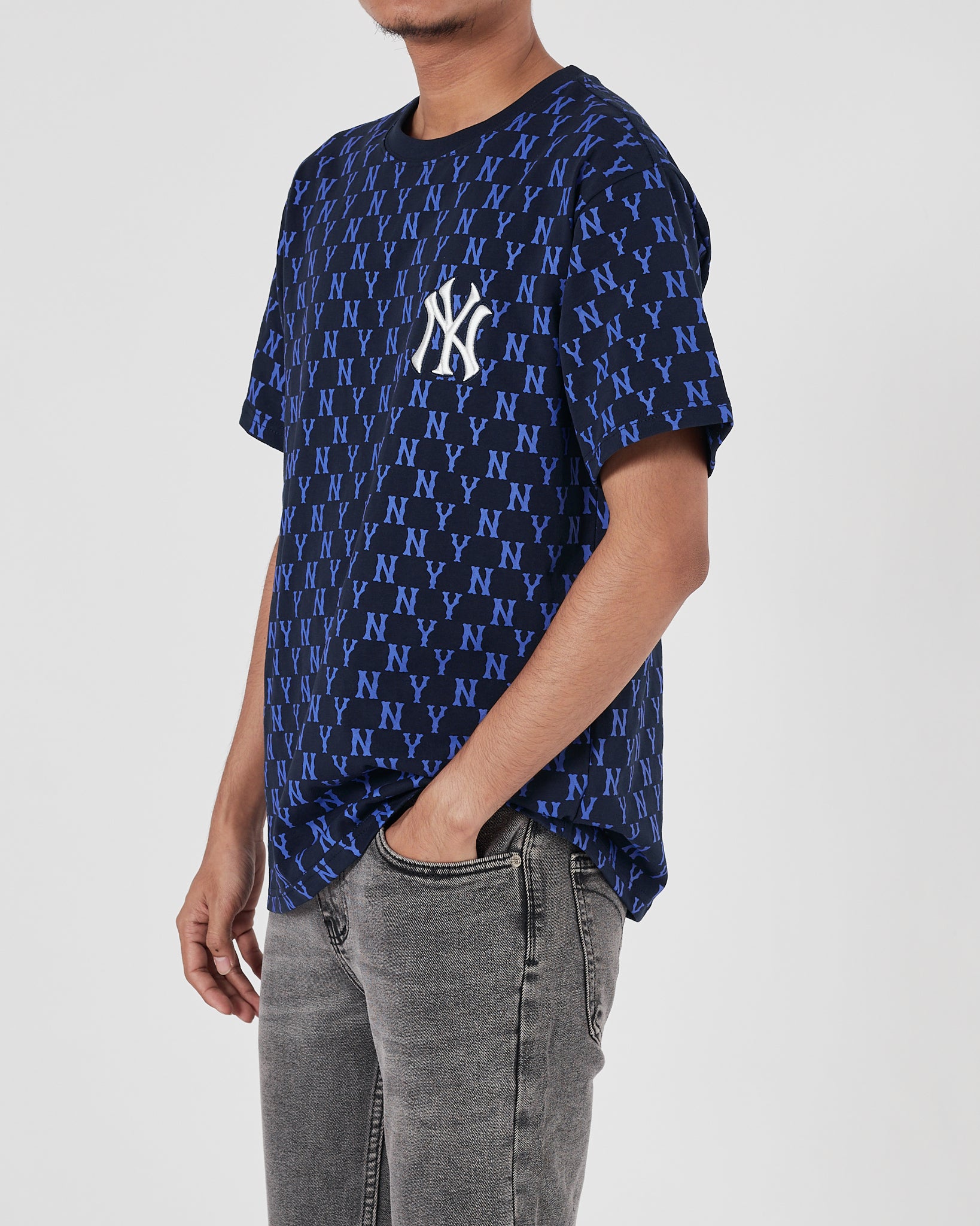 MLB NY Over Printed Men Navy T-Shirt 17.90