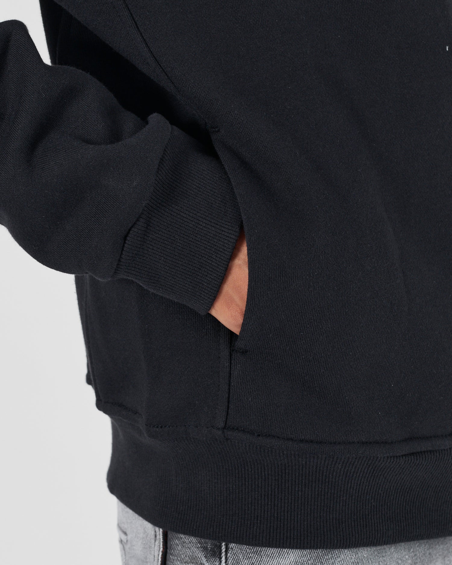 PSH Men Black Zipped Hoodie 25.90