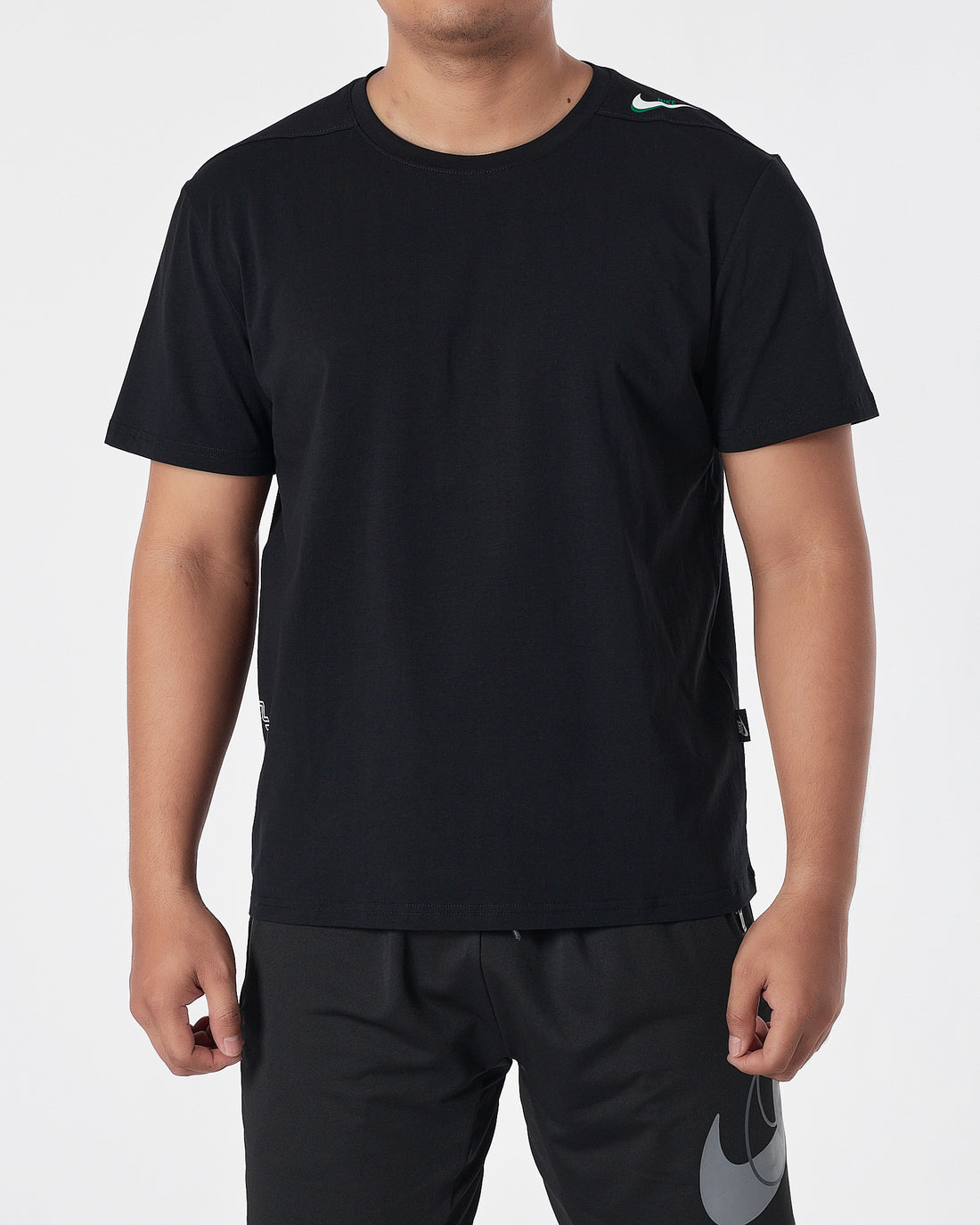 NIK Swooh  Shoulder Printed Men Black T-Shirt 13.50