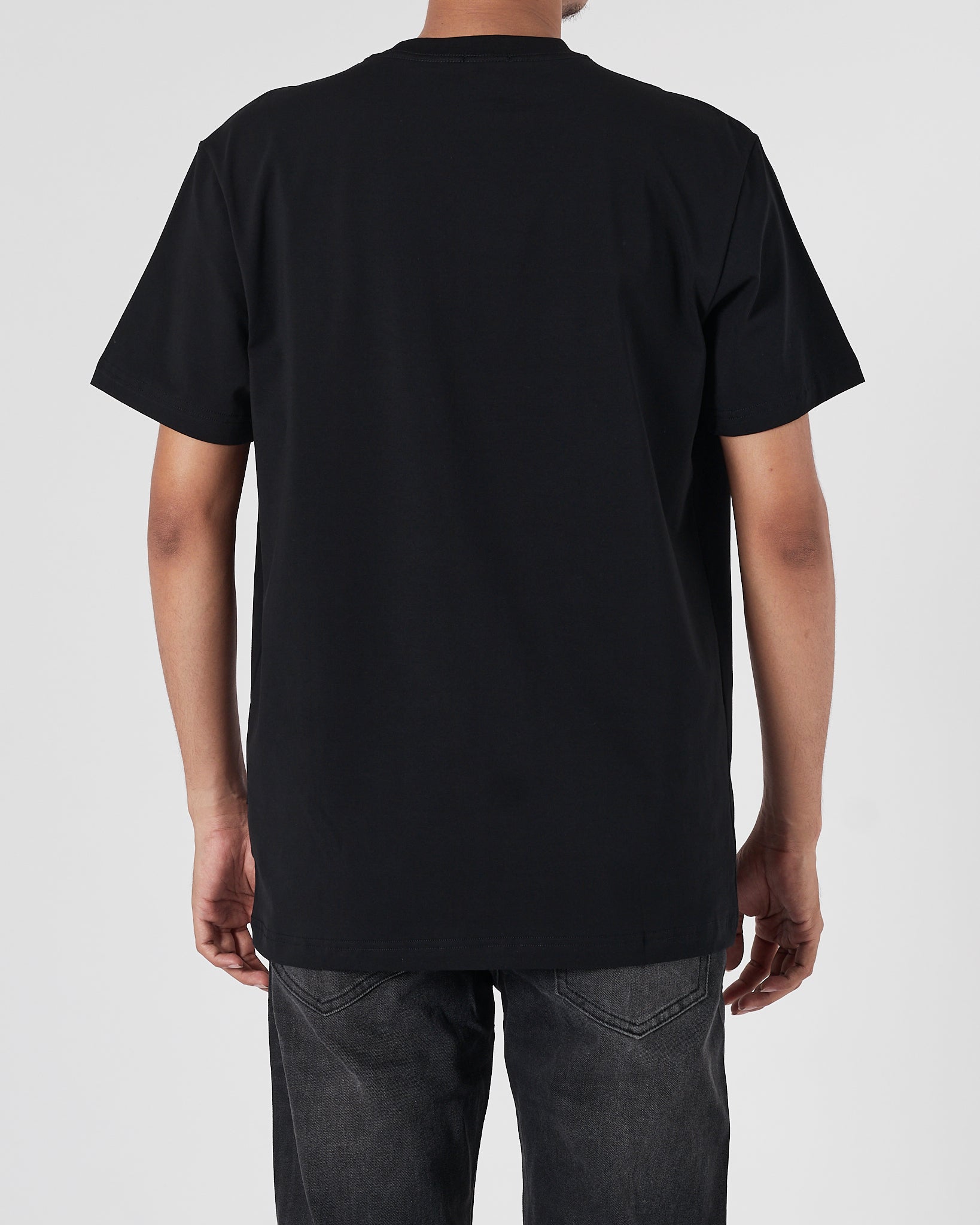 HUG Plain Color Men Black T-Shirt 13.90