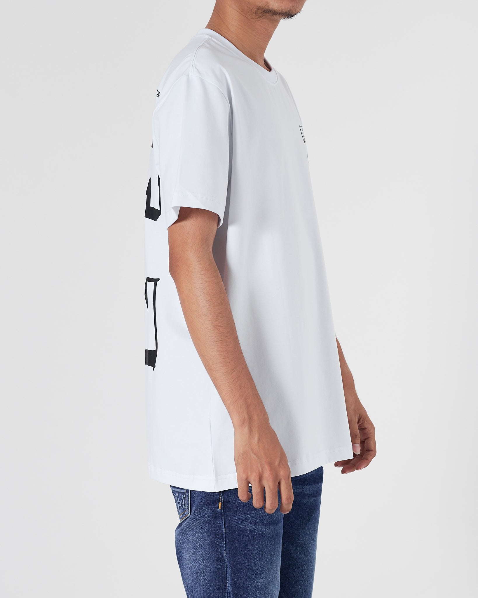 OW x Kaws Men White T-Shirt 15.90