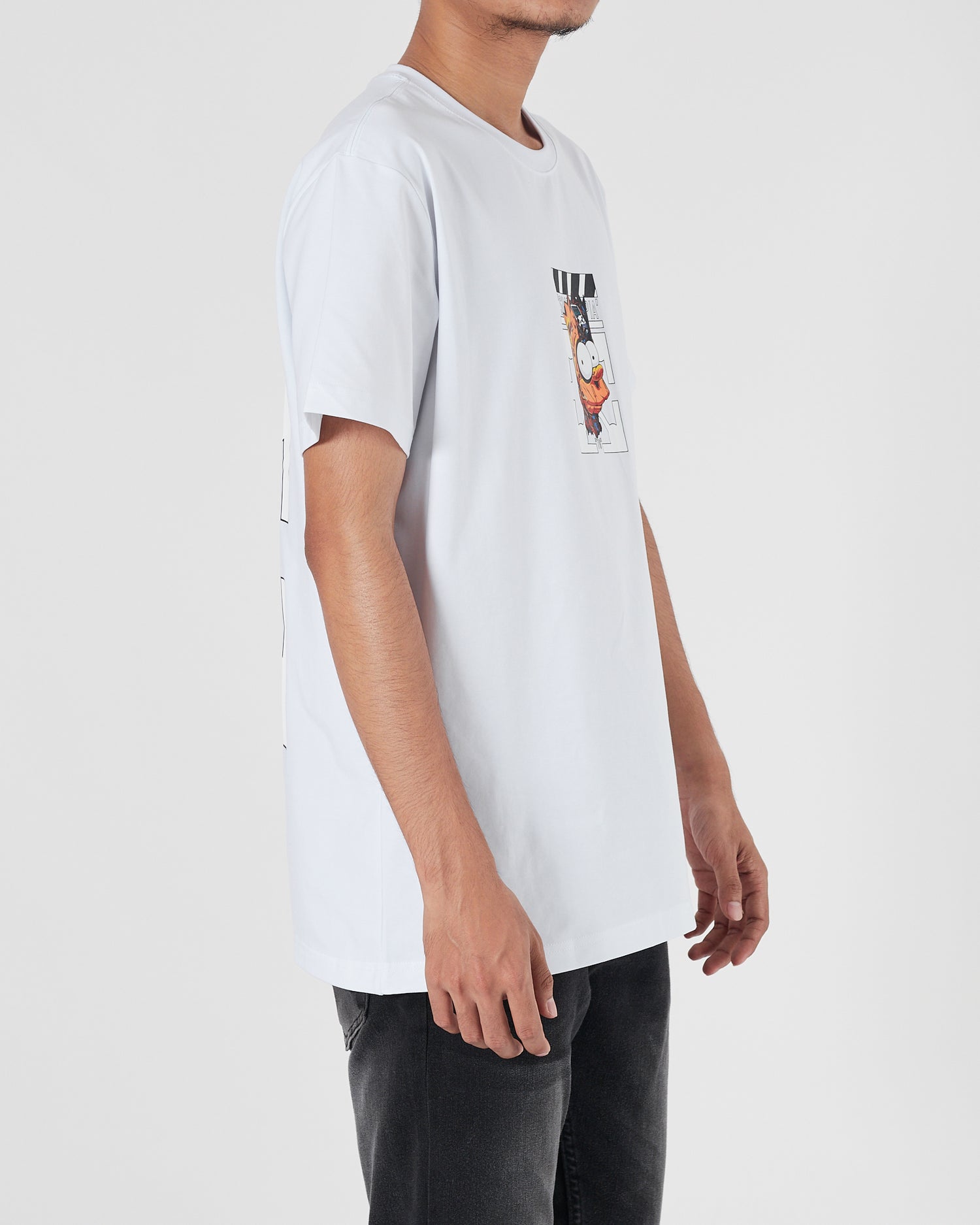 OW X The  Simpsons Men White T-Shirt 16.90