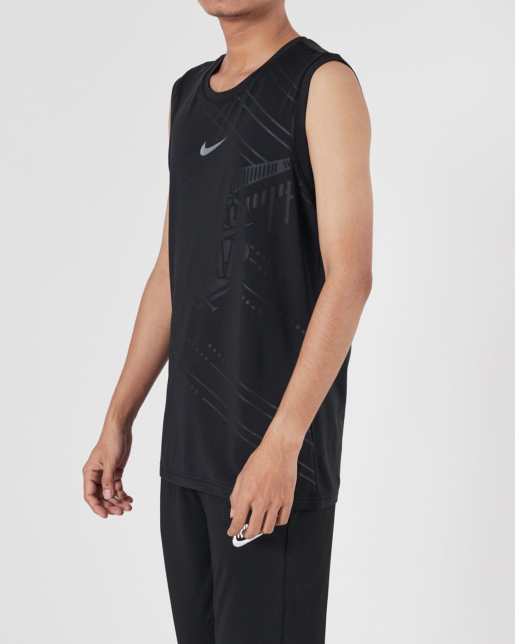 NIK Swooh Light Weight Men Black Sport Tank Top 11.90