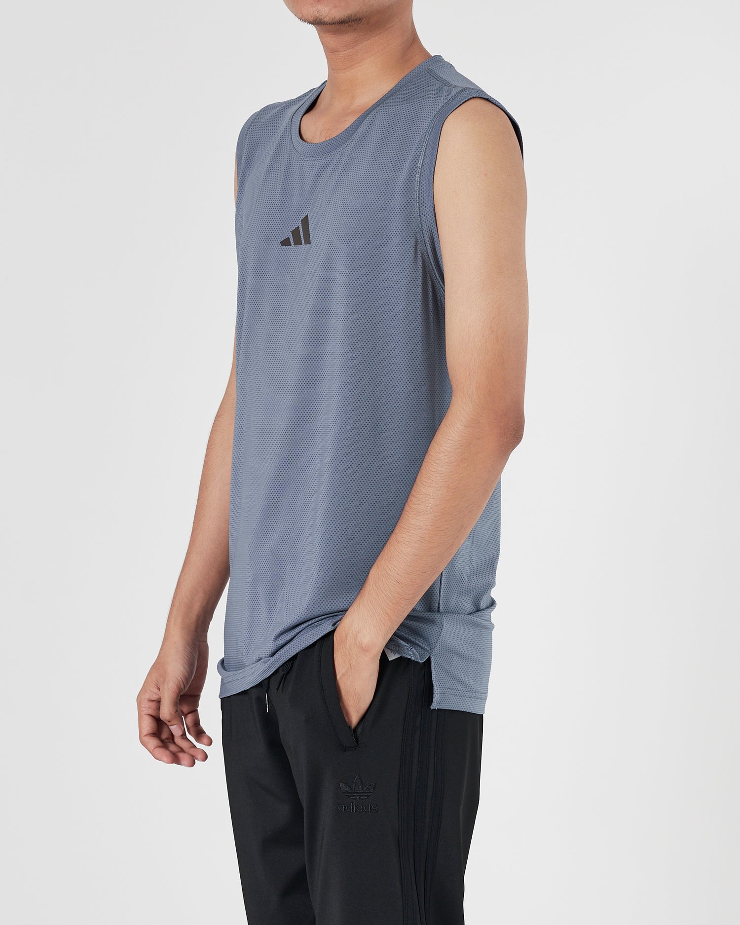 ADI Hologram Logo Men Grey Sport Tank Top 11.90