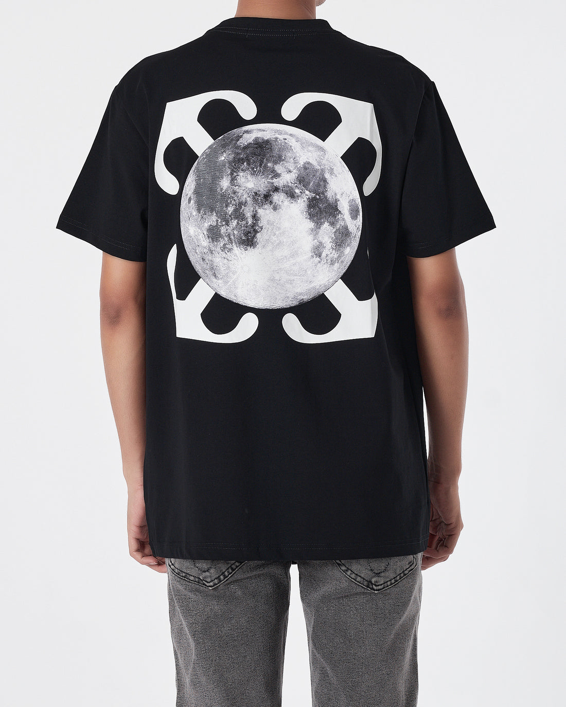 OW Moon Arrow Skate Men Black T-Shirt 16.90