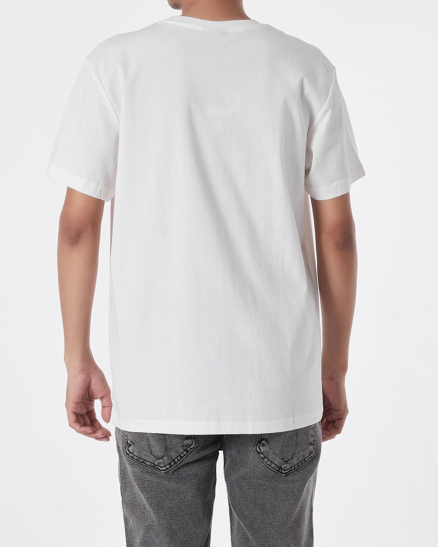 HUG Plain Color Men White T-Shirt 13.90