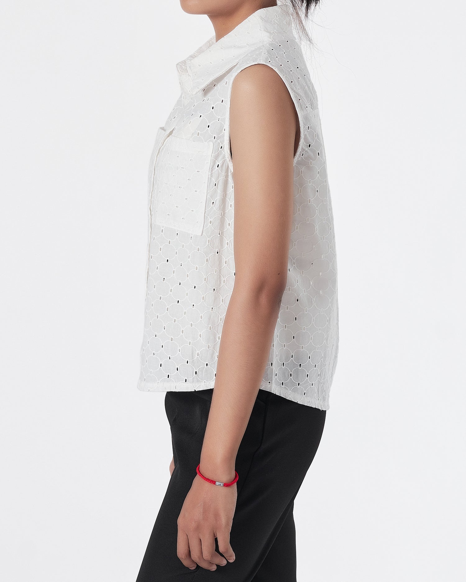 Lady White Sleeveless Top 17.90