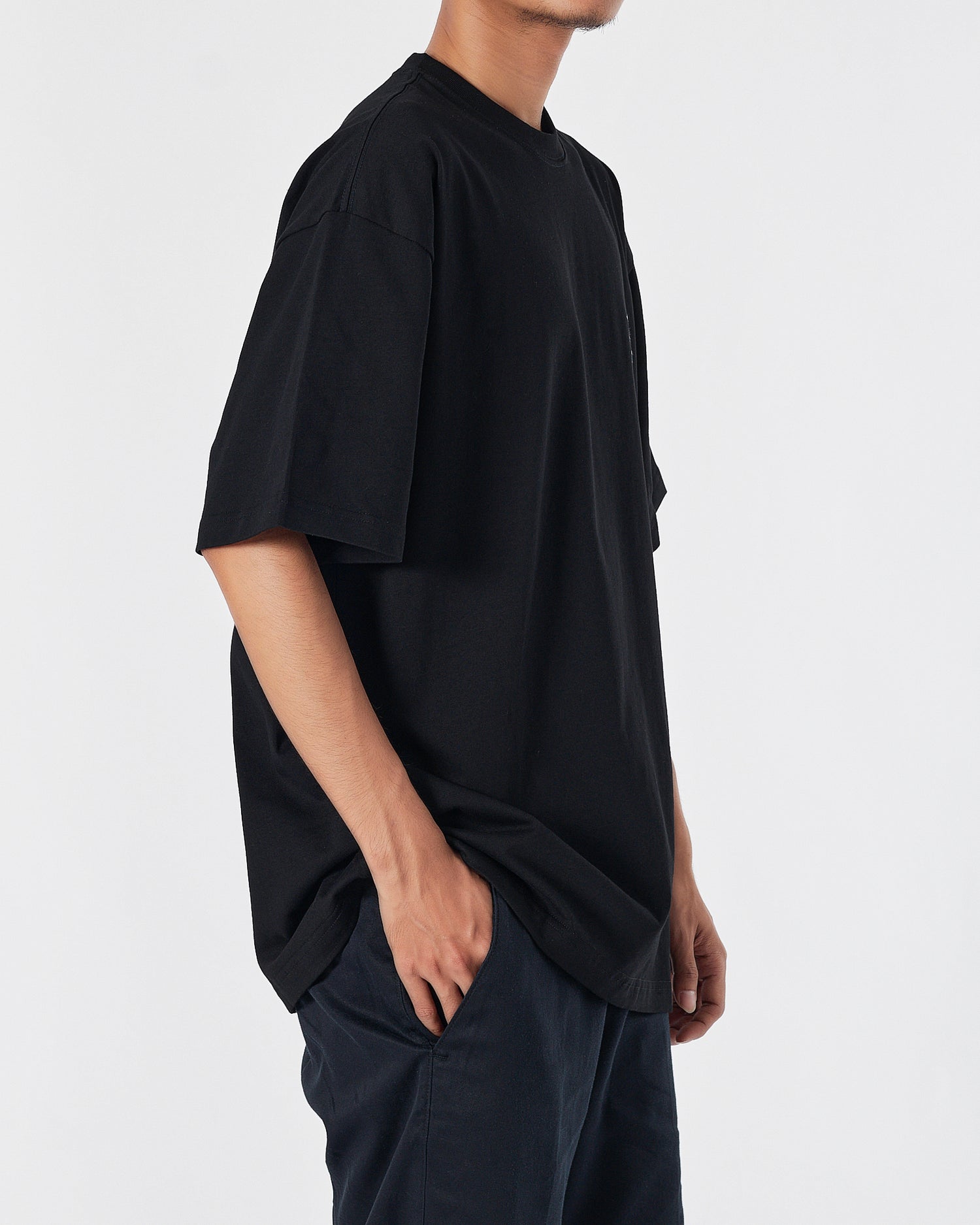 KEN Flower Embroidered Men Black T-Shirt 17.90