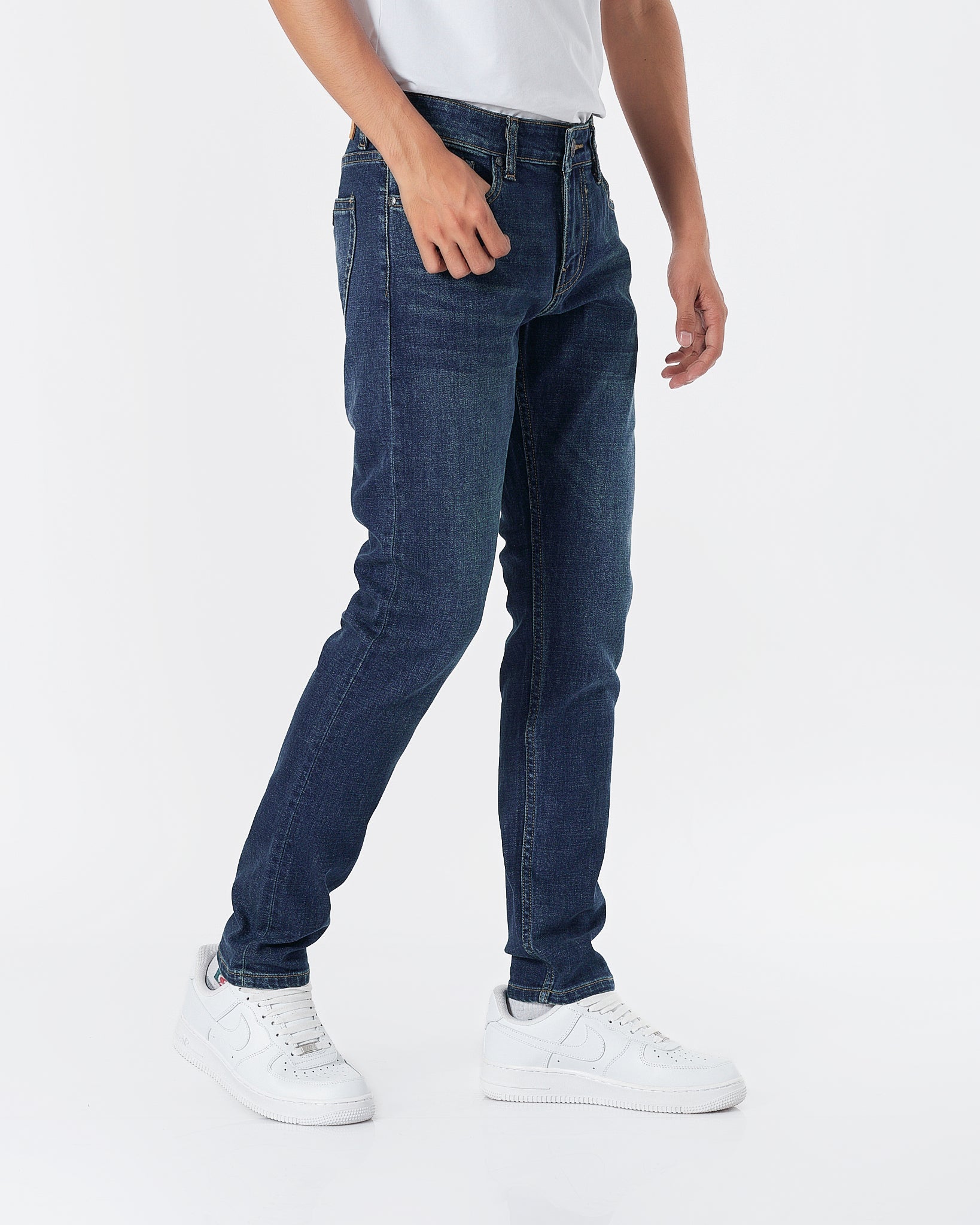 ARM Men Blue Slim Fit Jeans 23.90