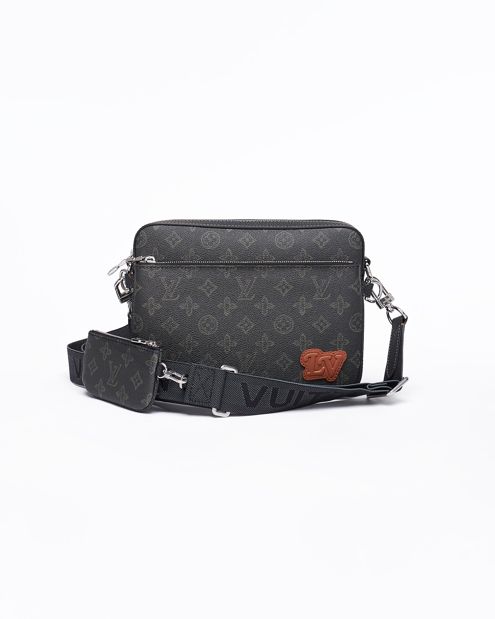 RESERVED) Authentic Louis Vuitton N41253 Hoxton GM Sling messenger