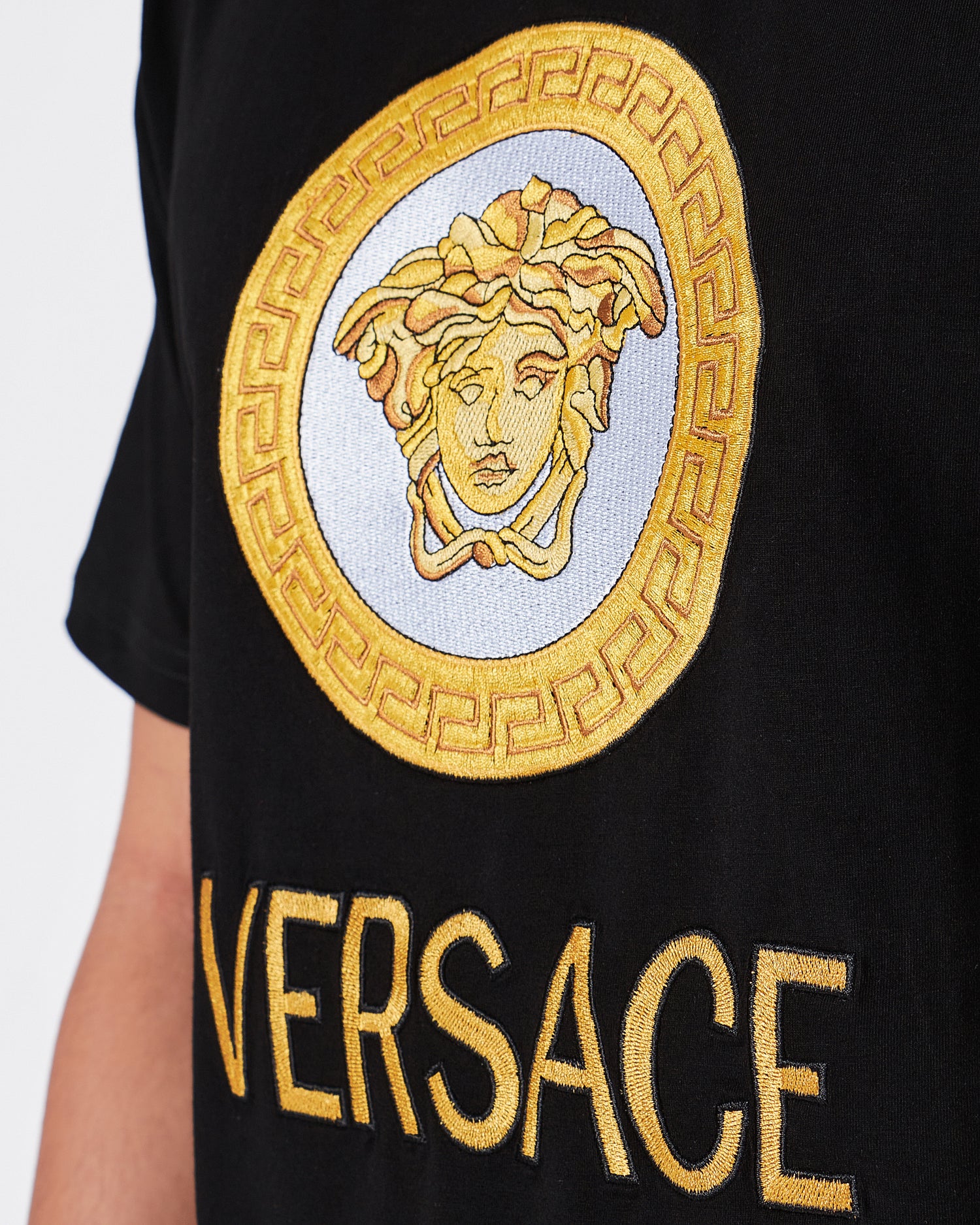 VER Medusa Embroidered Men Black T-Shirt 23.90