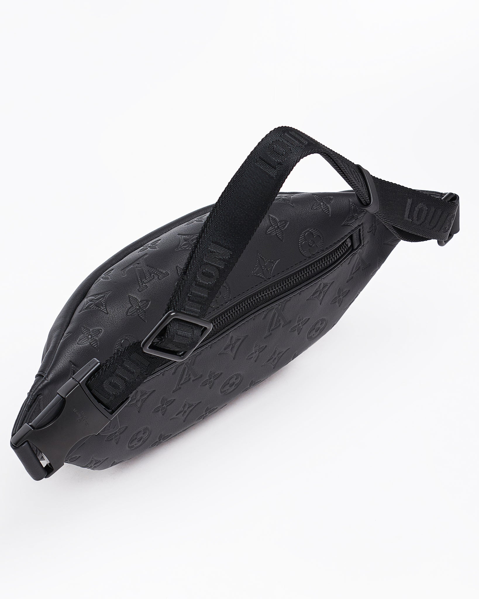 LOUIS VUITTON x NBA Studio Messenger Monogram Shoulder Bag 2021 Black M58498