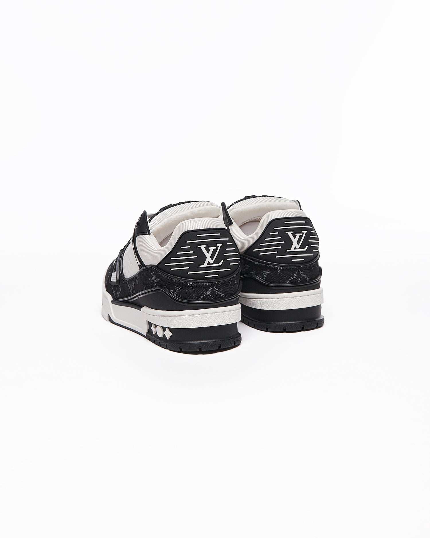 LV Trainer Shoes 165.90