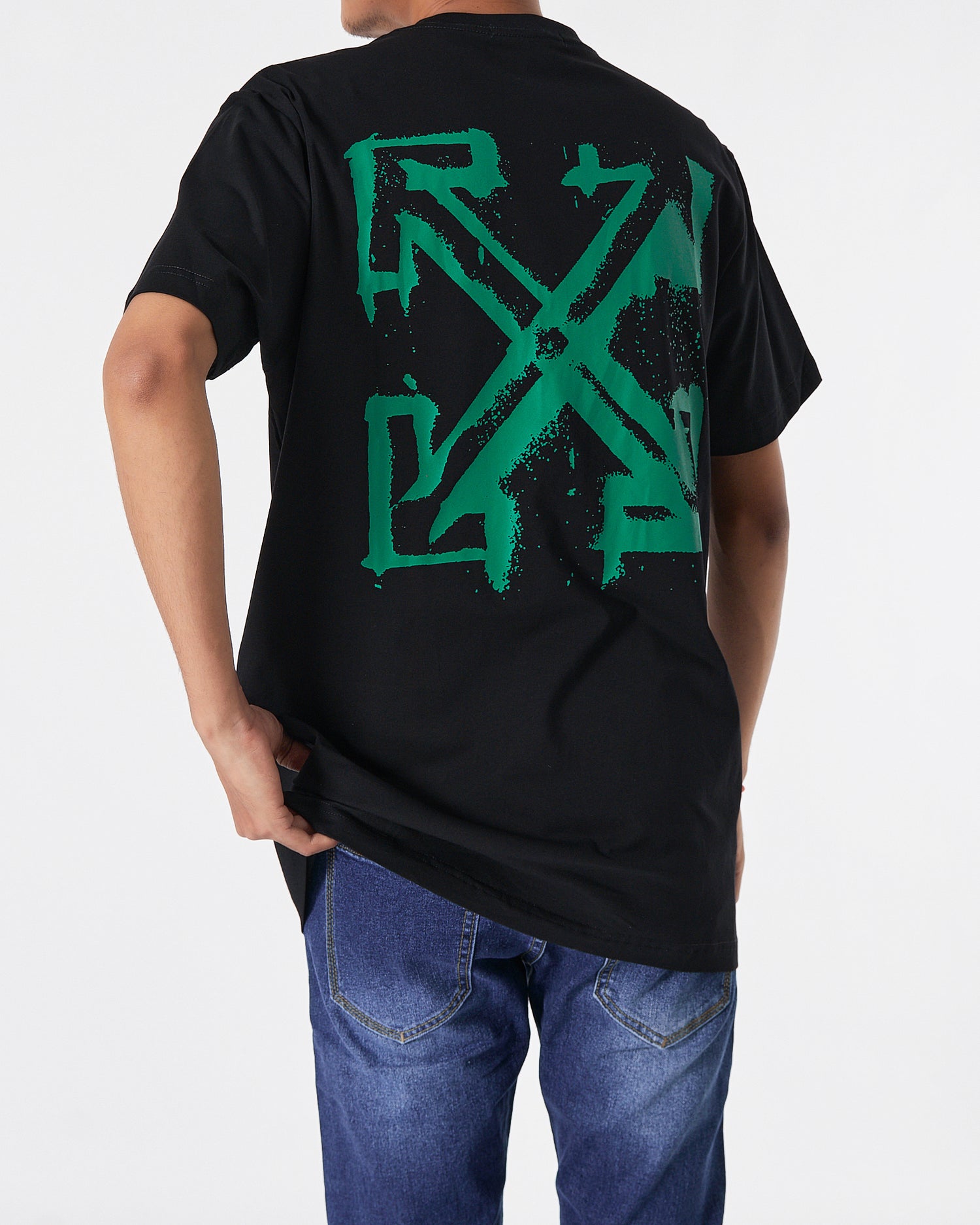 OW Cross Arrow Back Printed Men Black T-Shirt 17.90