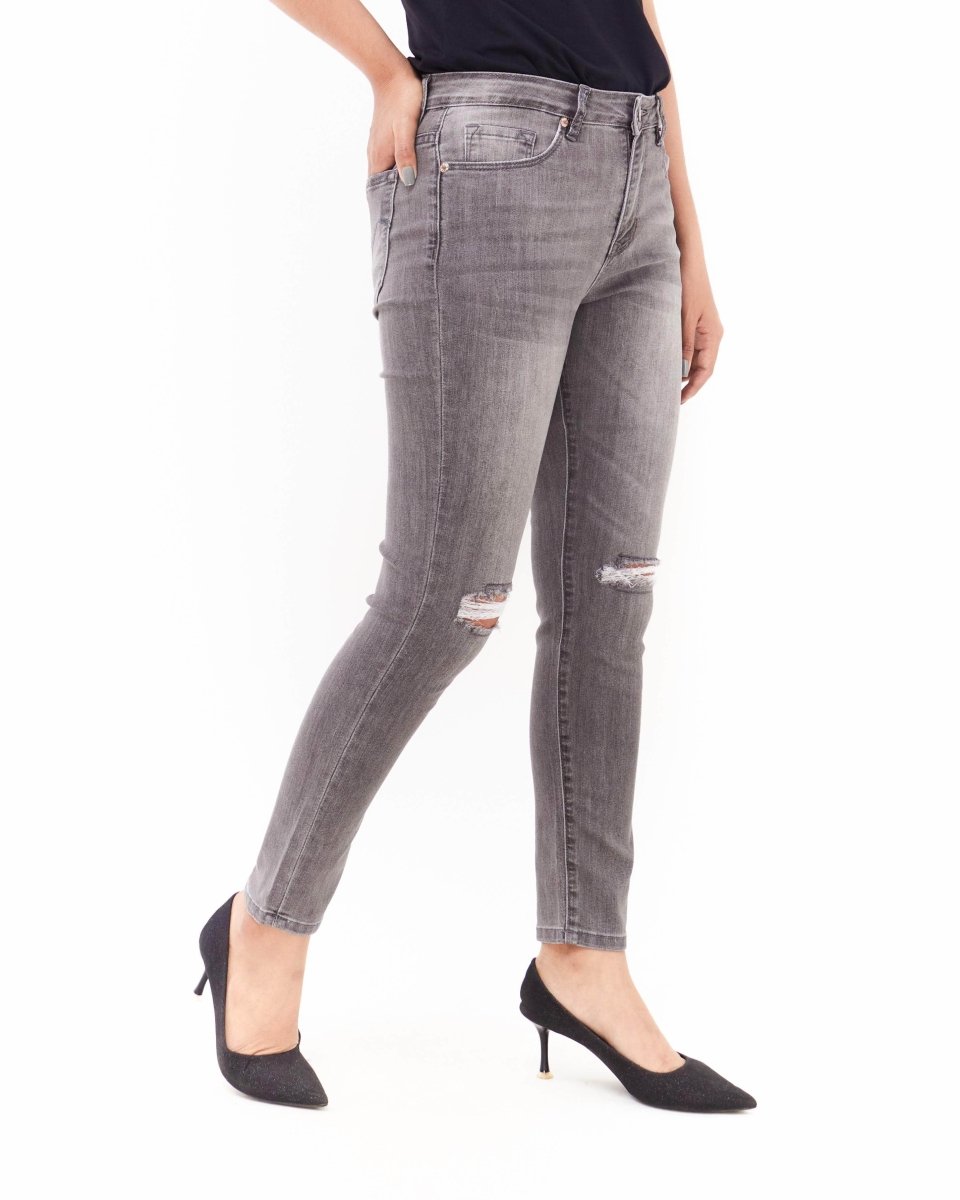 MOI OUTFIT-711 Slim Fit Lady Ripped Jean 18.90