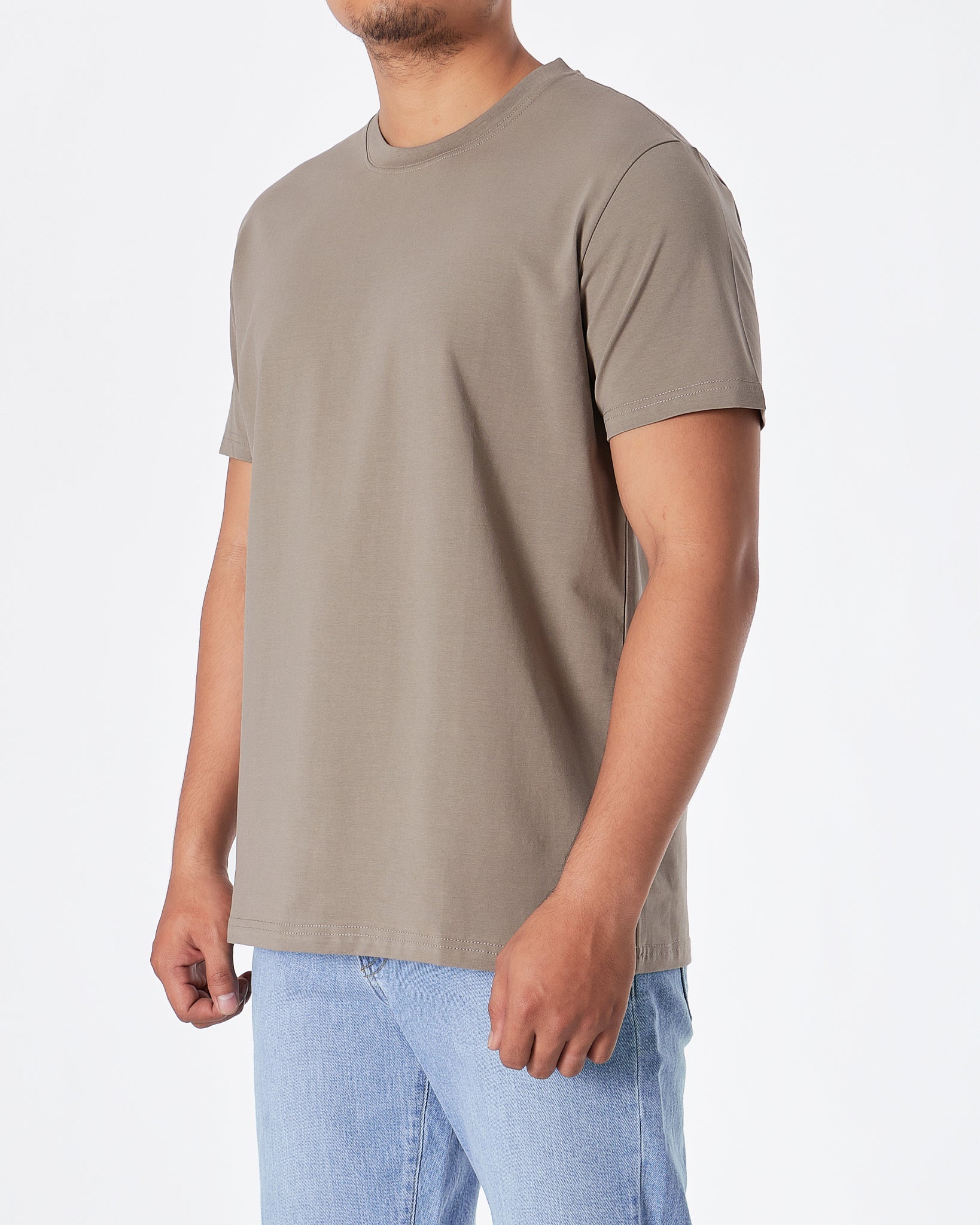 MOI OUTFIT-ABA Plain Color Men Grey T-Shirt 14.90