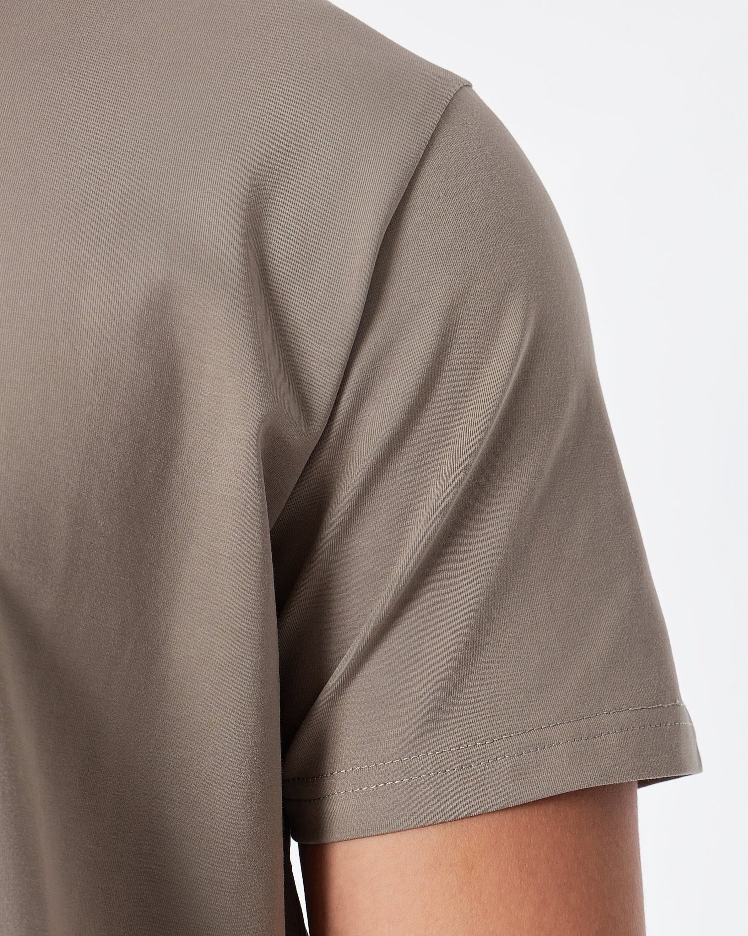 MOI OUTFIT-ABA Plain Color Men Grey T-Shirt 14.90