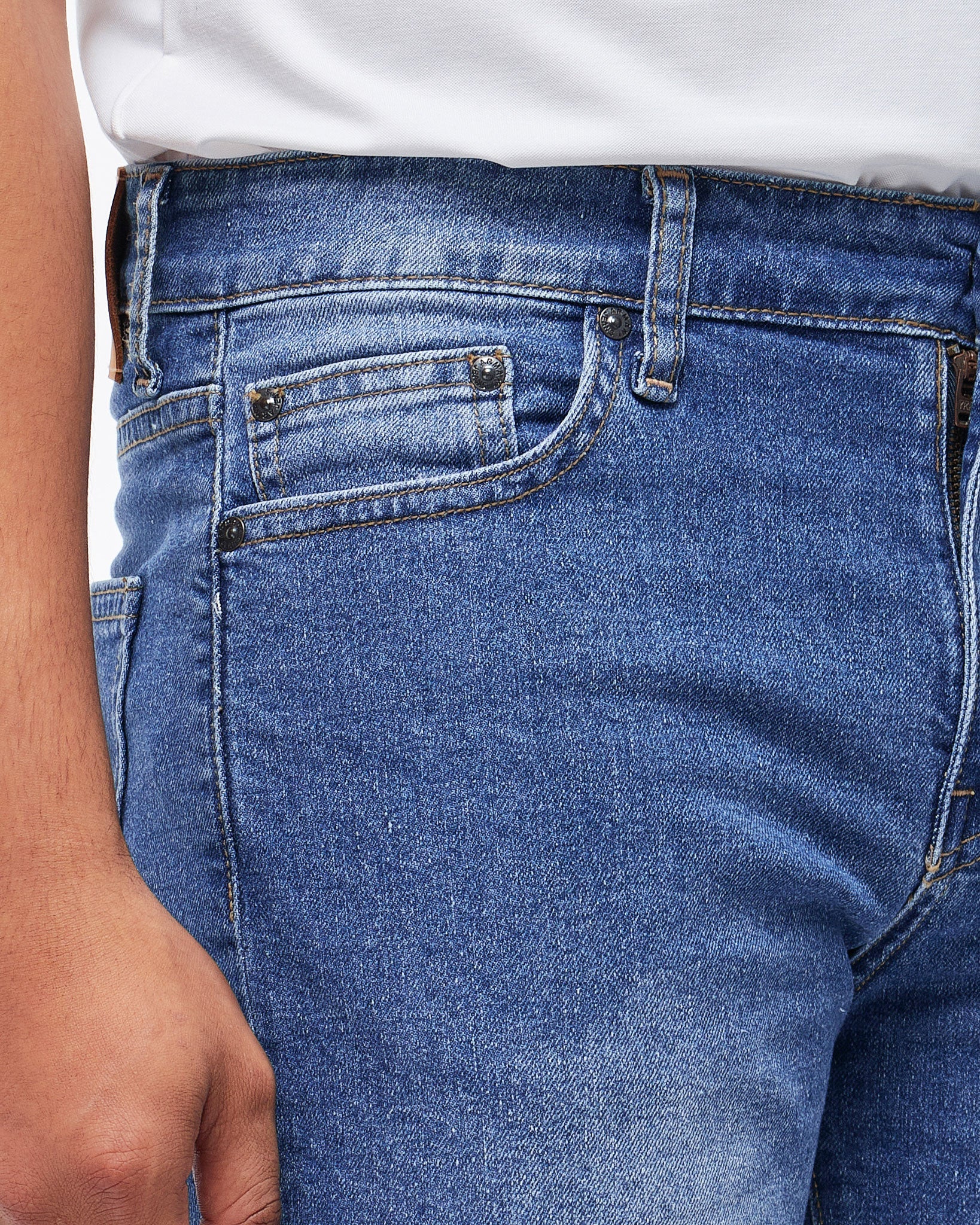 MOI OUTFIT-AX Men Short Jeans 17.90