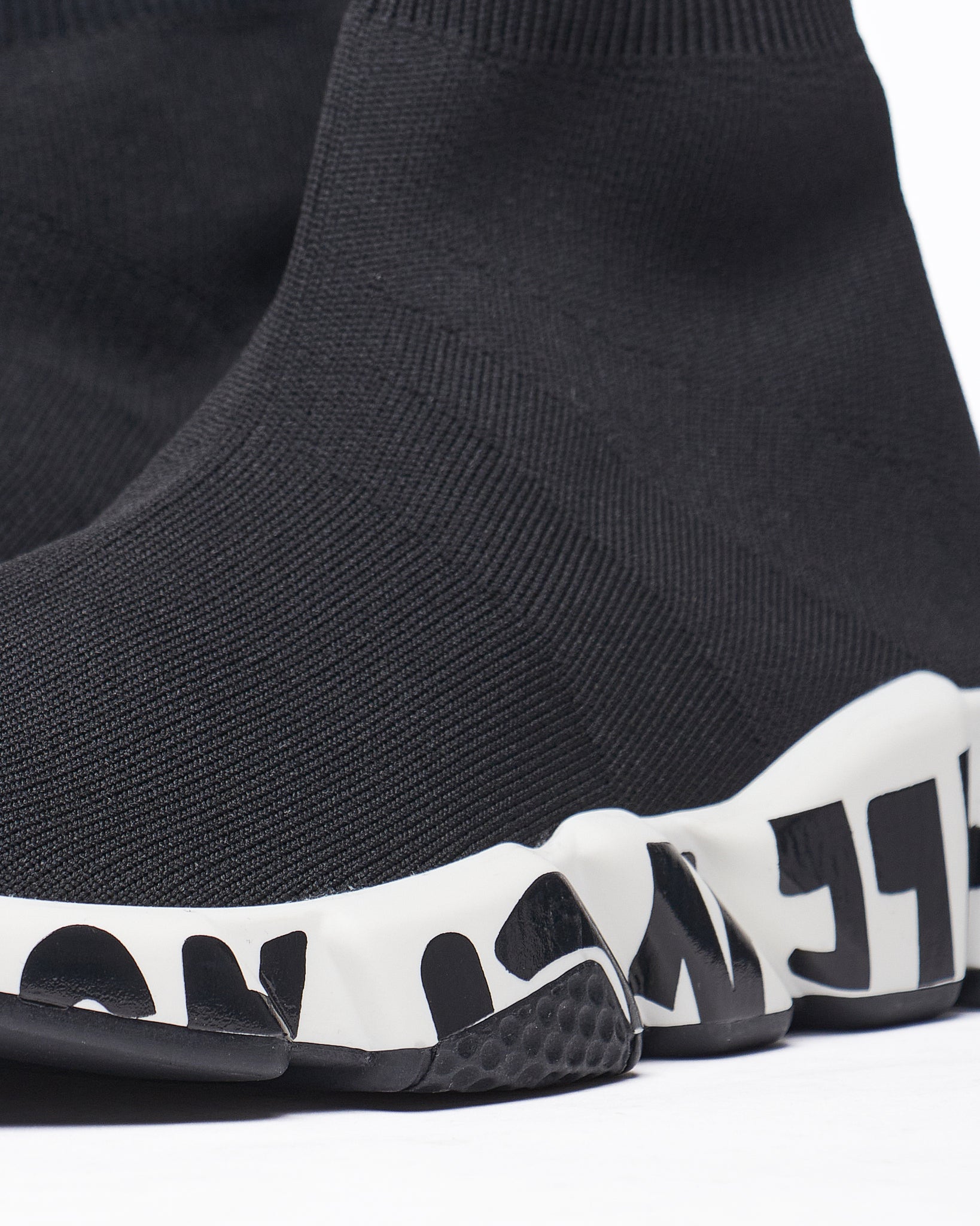 MOI OUTFIT-BAL Speed Graffiti Knit Men Black Sneakers Shoes 84.90