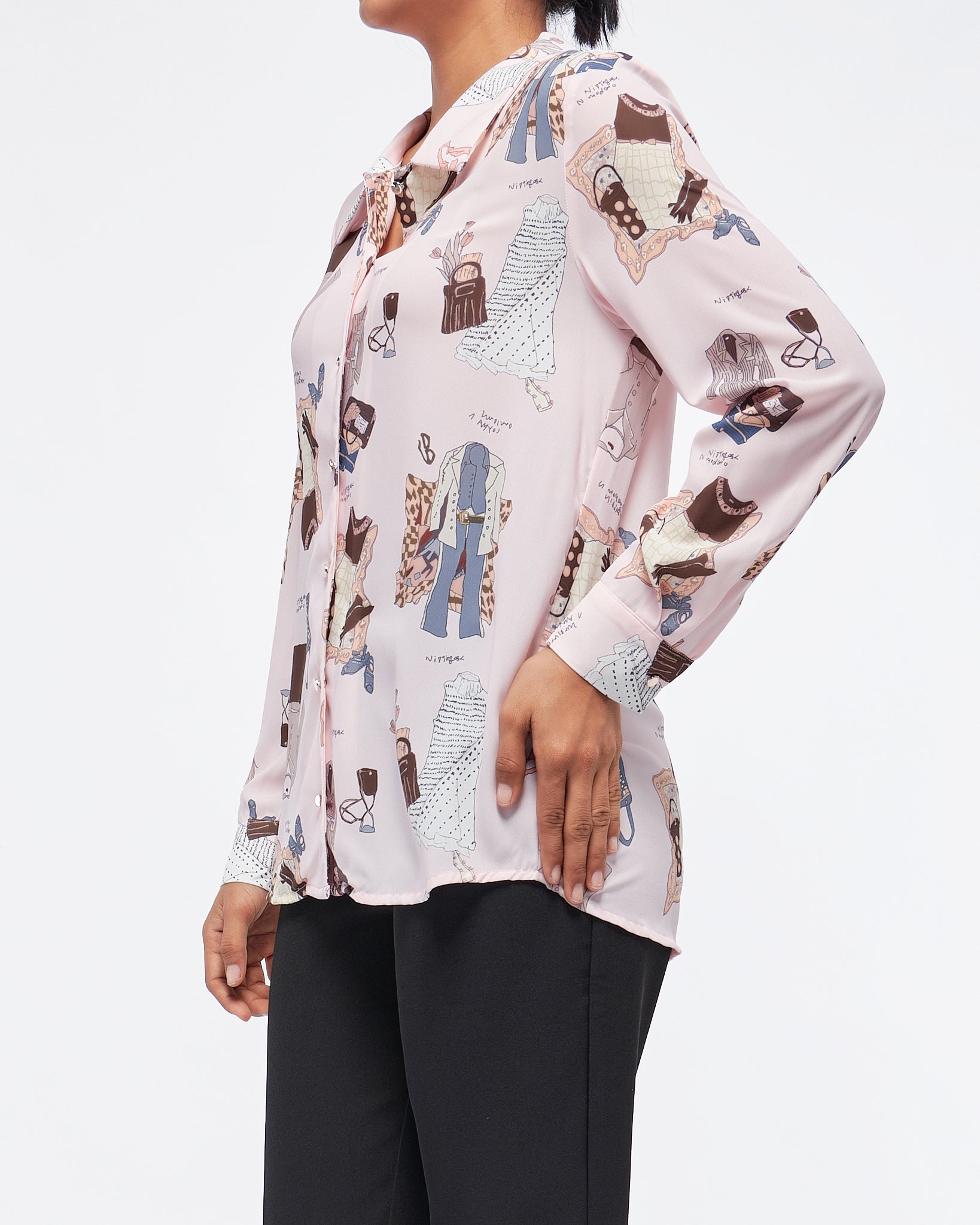 MOI OUTFIT-Cartoon Over Printed Lady Blouse 22.90