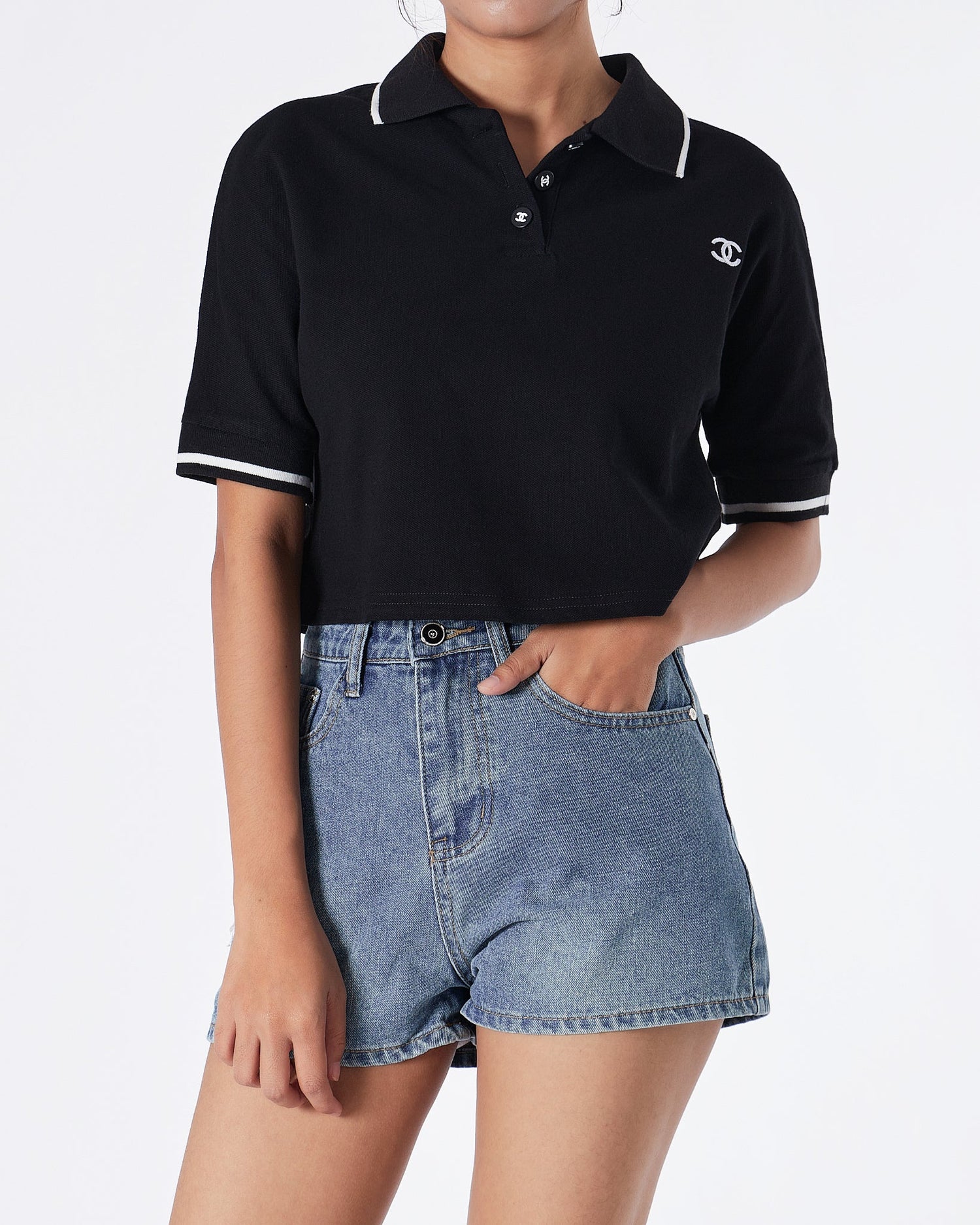 MOI OUTFIT-CC Croptop Lady Black Polo Shirt 55.90