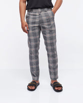 MOI OUTFIT-Checked Casual Men Slim Fit Pants 25.90
