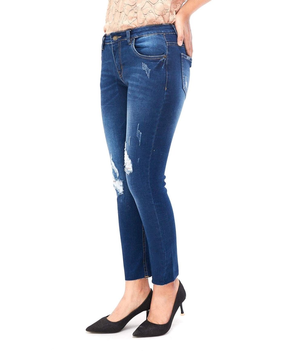 MOI OUTFIT-Distress Lady Ripped Jean 15.90