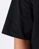 MOI OUTFIT-DRE Cloudy Back Unisex Black T-Shirt 20.90