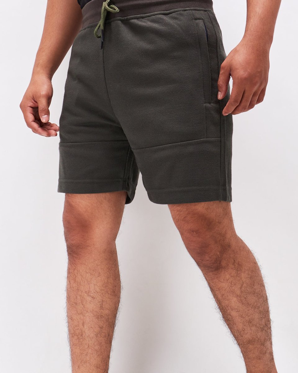 MOI OUTFIT-Elastic Relax Fit Men Short 17.50