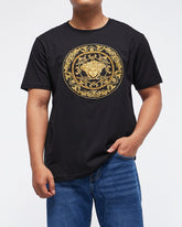 MOI OUTFIT-Embroidered Medusa Logo Men T-Shirt 24.90