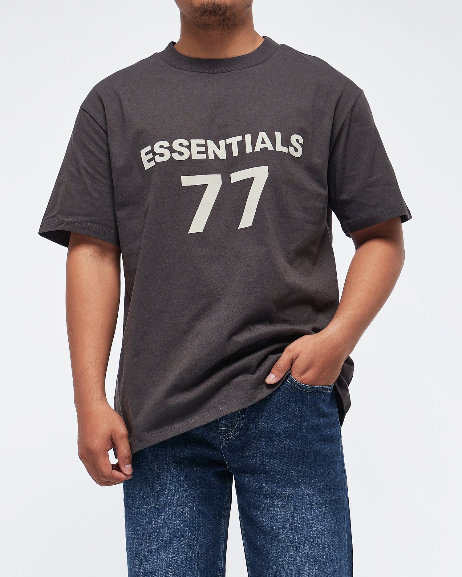 MOI OUTFIT-Essentials 77 Men T-Shirt 16.90