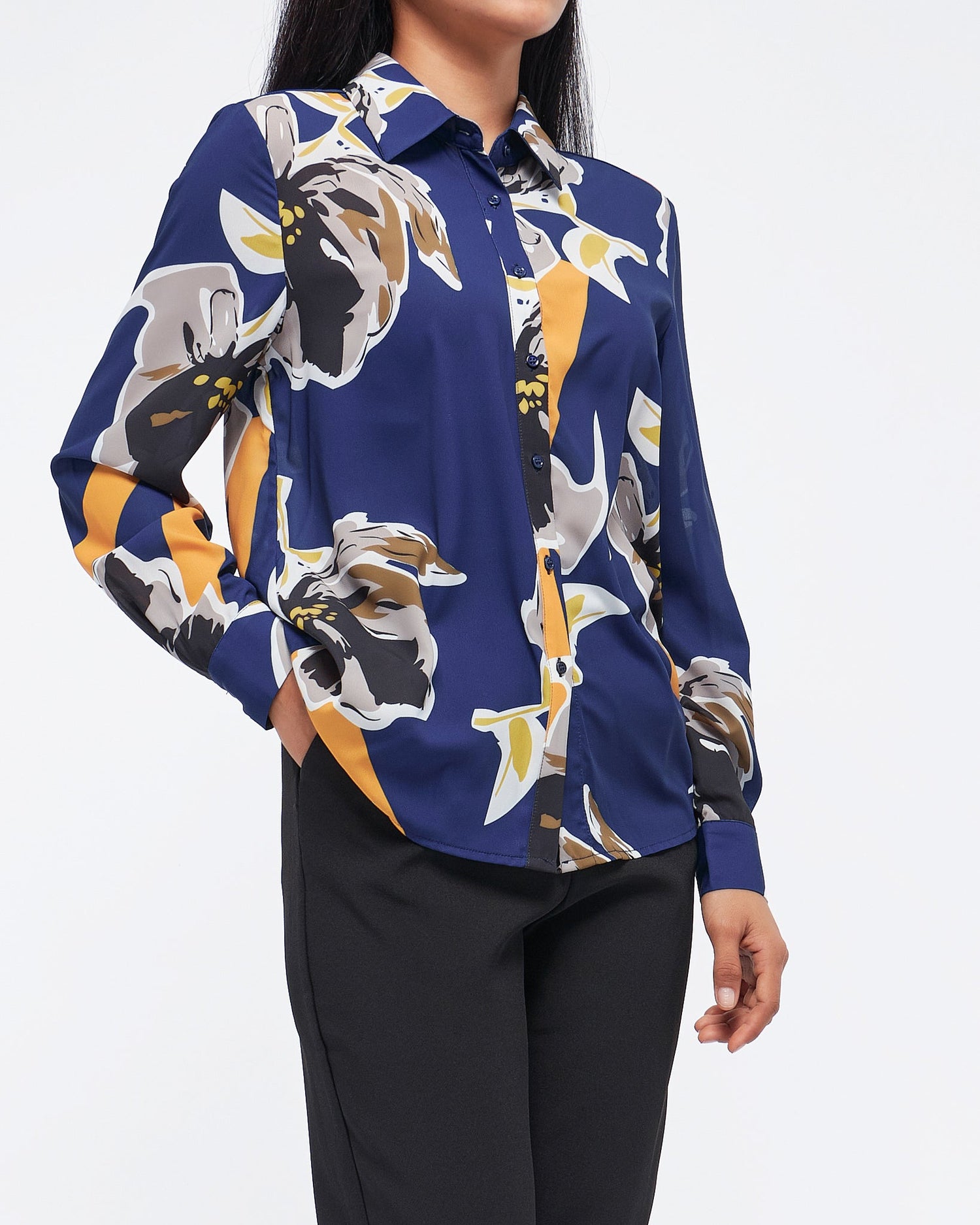 MOI OUTFIT-Floral Over Printed Lady Blouse 22.90