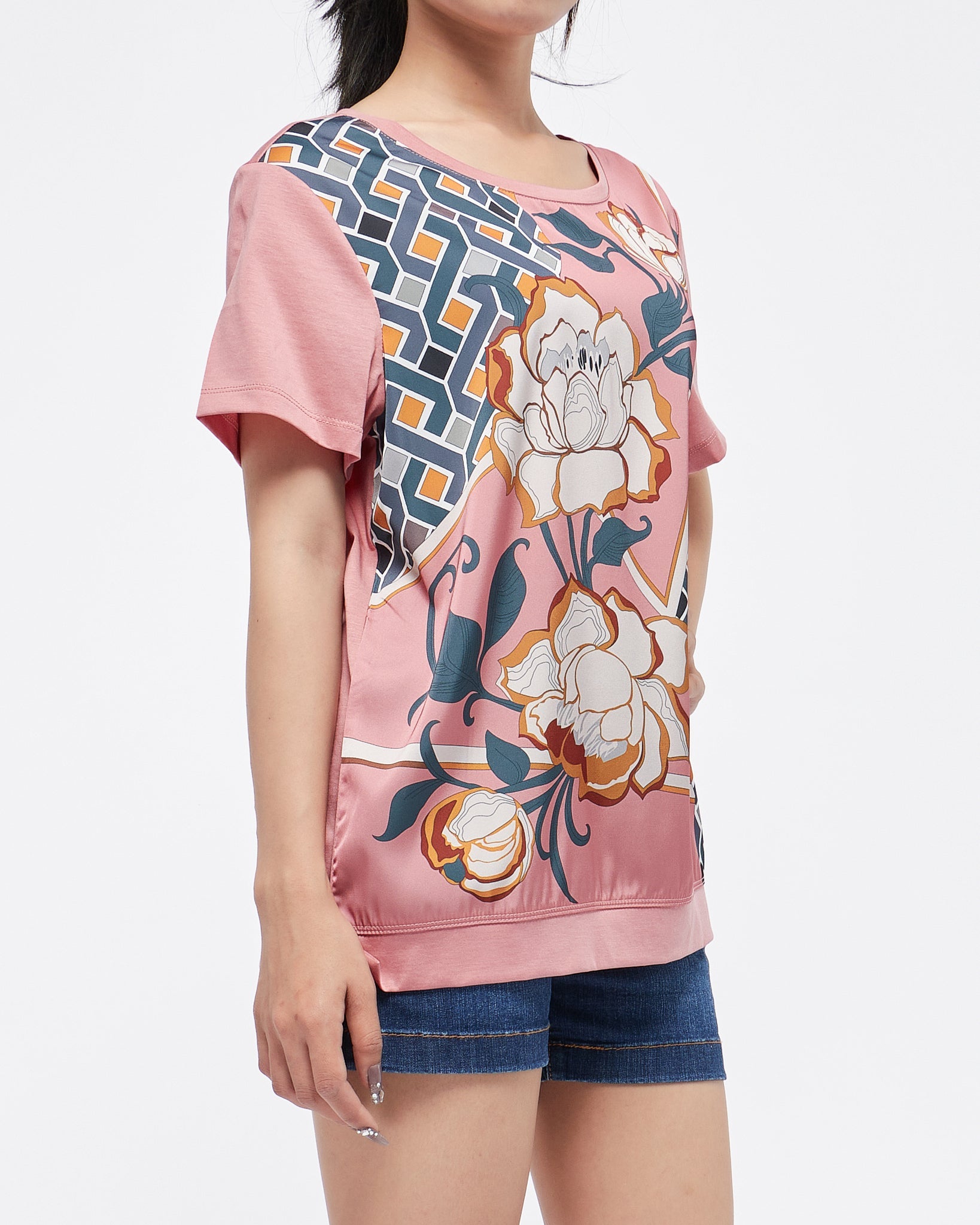 MOI OUTFIT-Floral Over Printed Lady T-Shirt 17.90