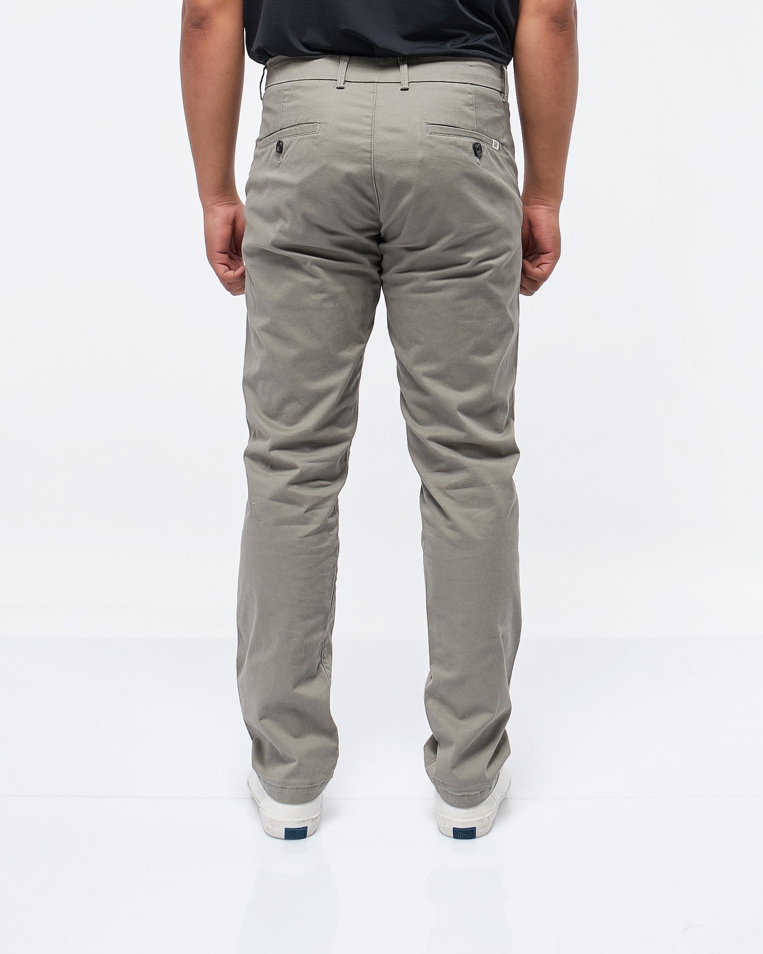 Gap Khaki Regular Fit Men Pants 23.90 - MOI OUTFIT