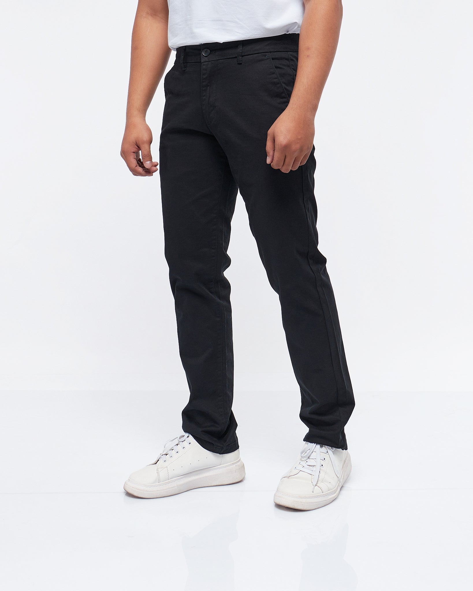 Athletic Ultimate Tech Built-In Flex Chino Pants for Men | Old Navy