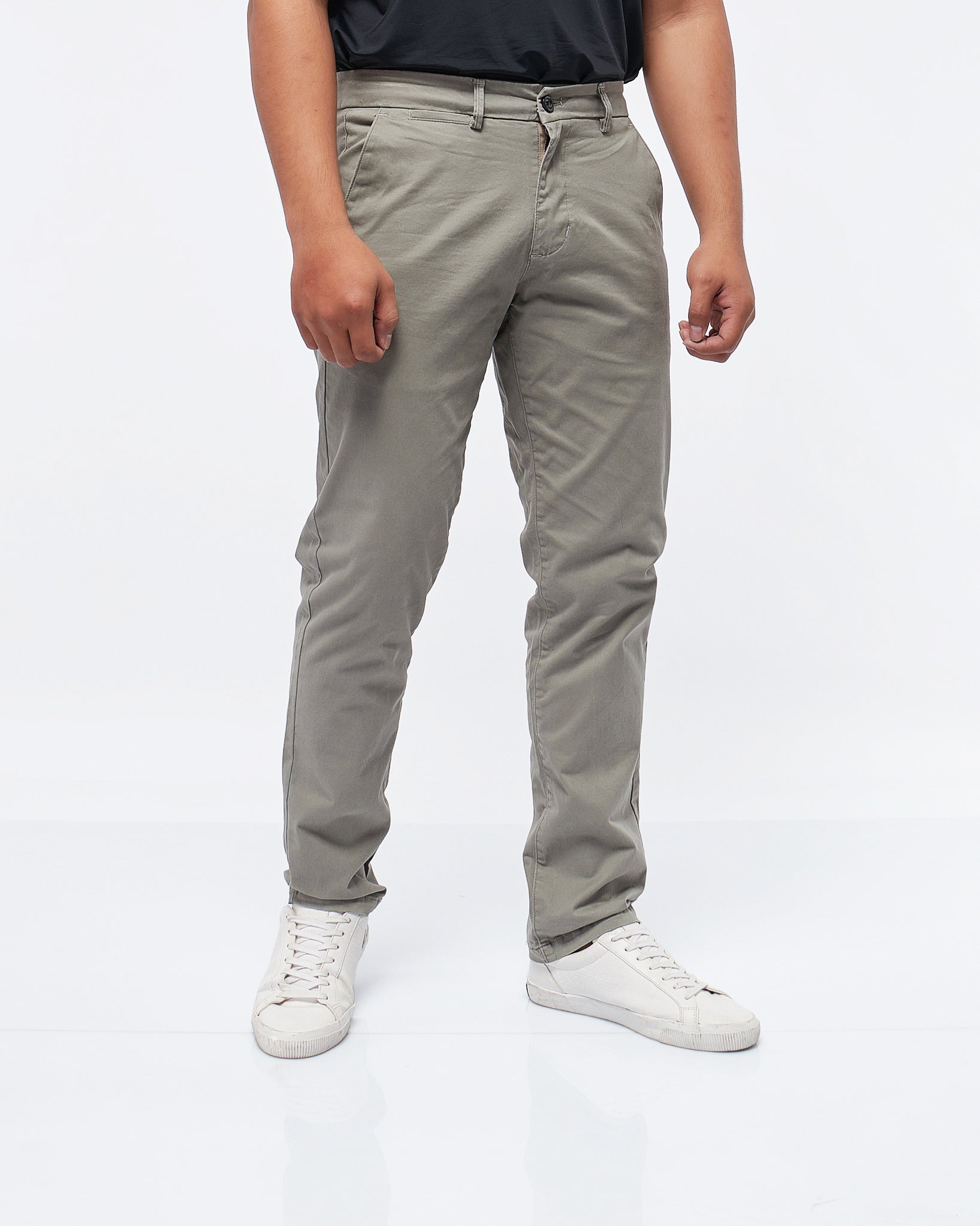 Straight Ultimate Tech Built-In Flex Chino Pants | Old Navy | Chinos pants,  Mens outfits, Bottom clothes