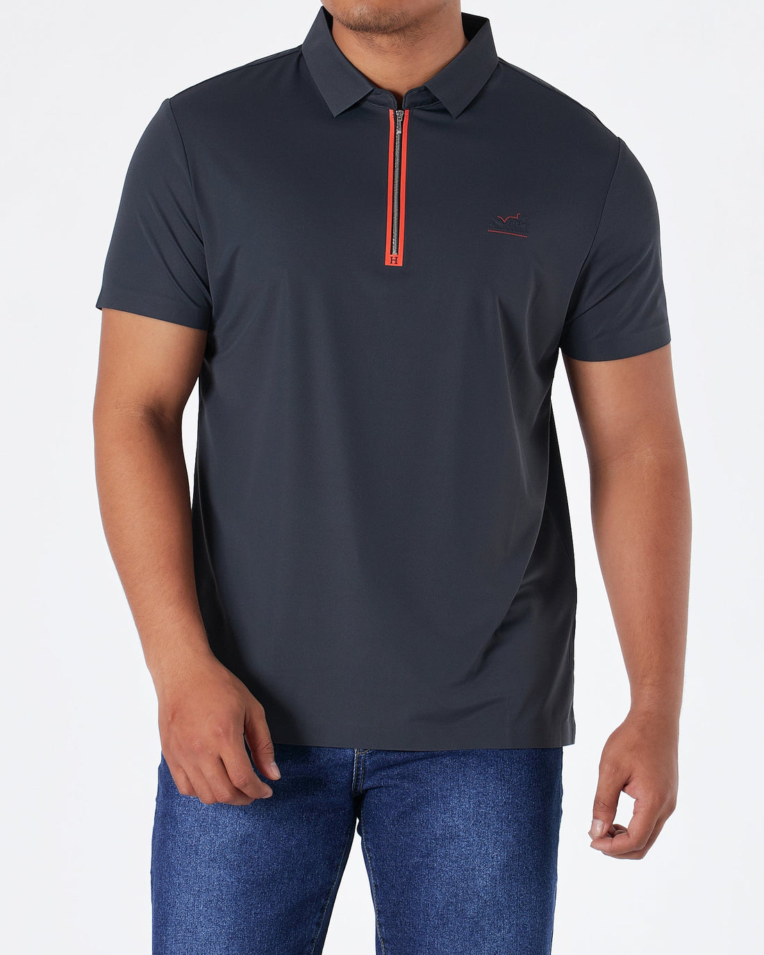 MOI OUTFIT-Hermes Zip Collar Men Polo Shirt 59.90