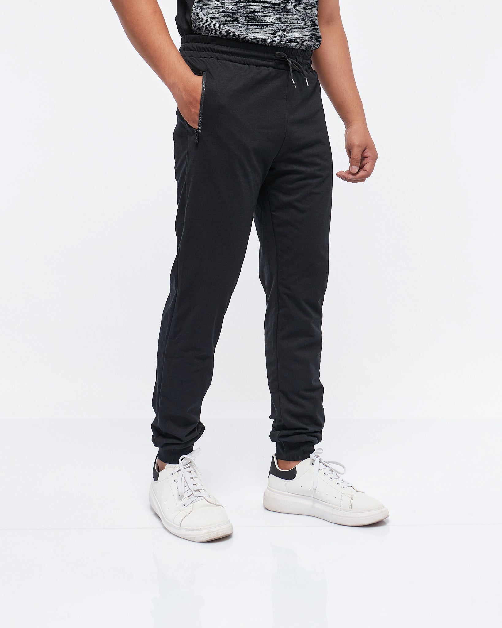 MOI OUTFIT-Left Logo Printed Men Joggers 17.90
